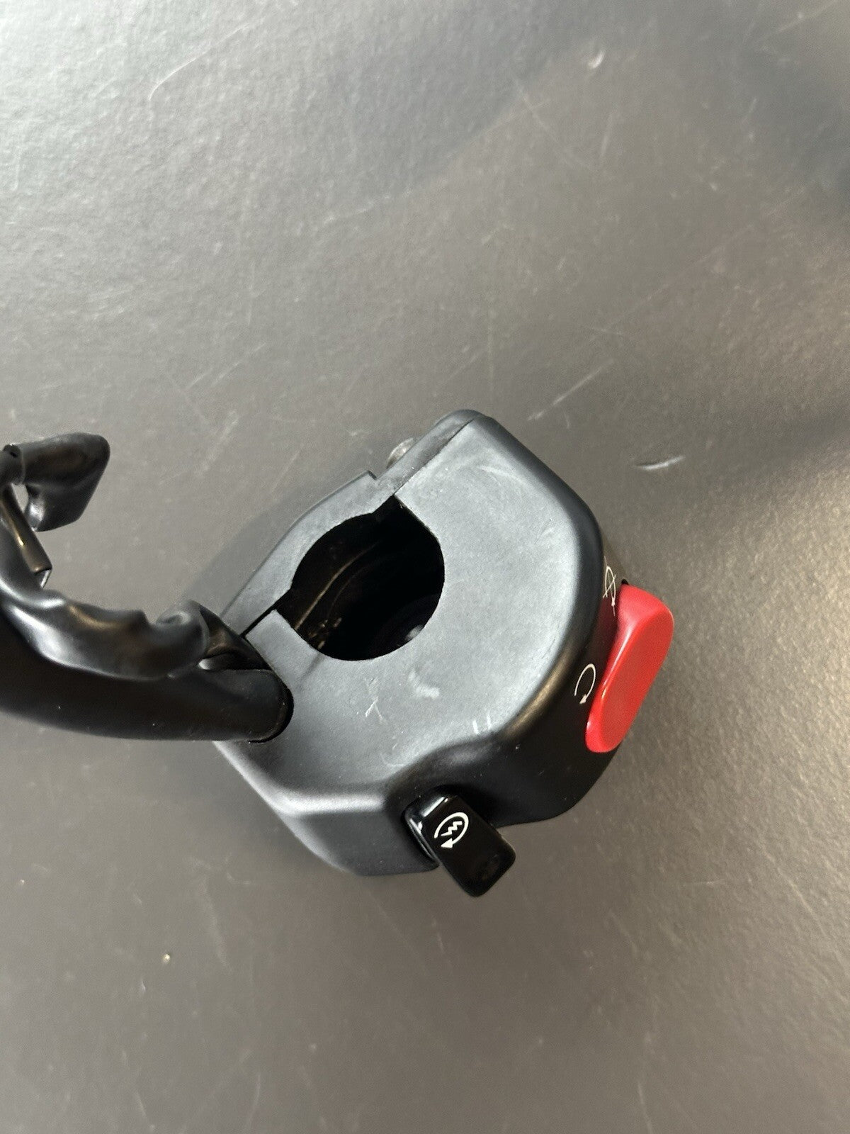 TRIUMPH STREET TRIPLE 675R 675 R/H Right Switchgear T2049255 Right Switch 2011