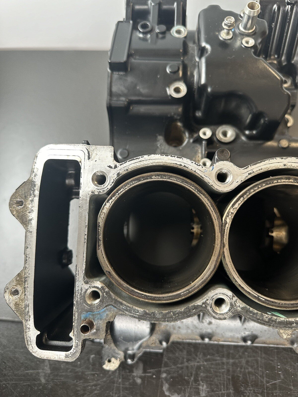TRIUMPH SPEED TRIPLE 1050 2011 - 2015 ENGINE UPPER CRANK CASE Top Crank Case