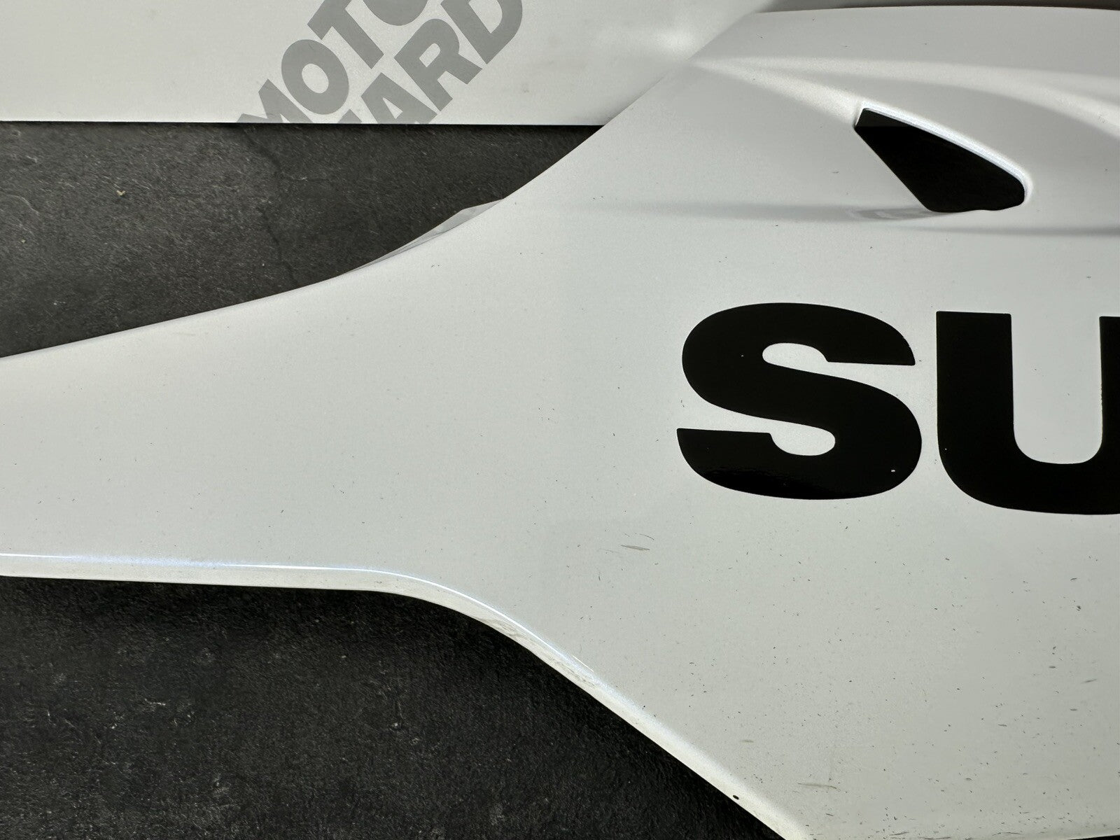 Suzuki GSXR 1000 2014 Right Lower Fairing Belly Pan 22774 Miles 2009-2016 OEM