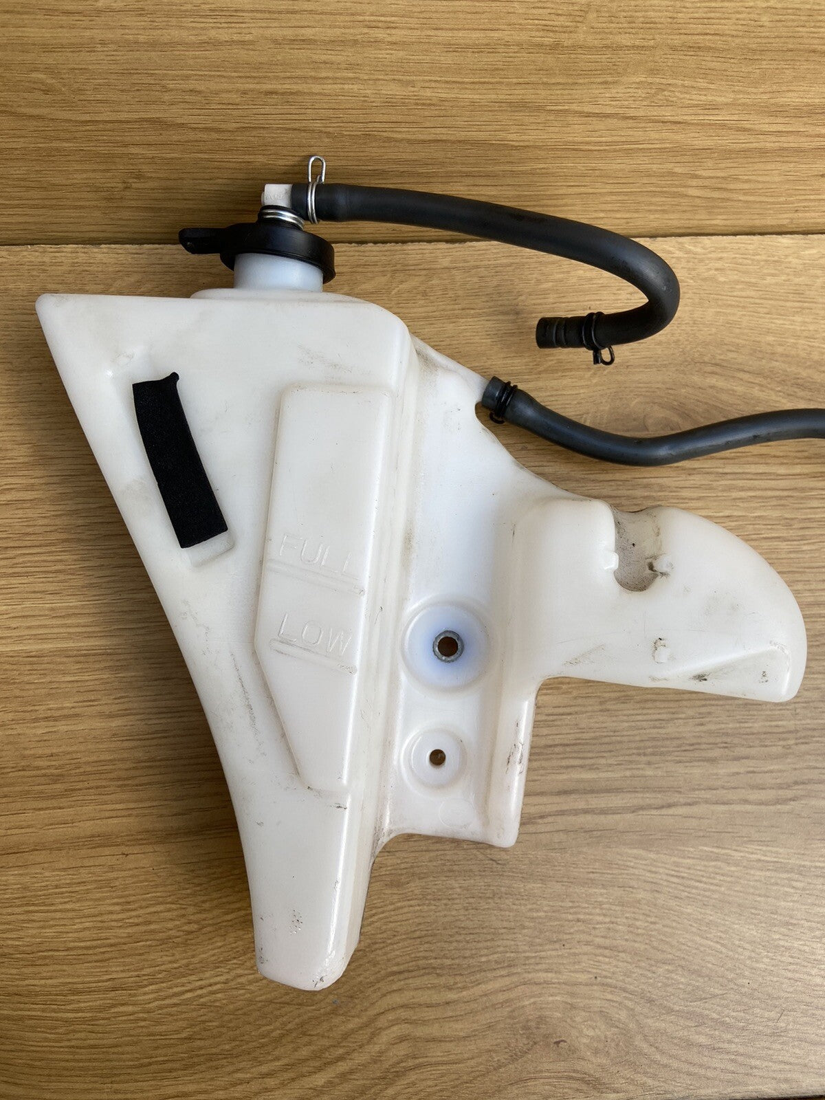 Aprilia Tuono V4 1100 FACTORY Coolant Bottle Reservoir Radiator 2B003557 Bottle