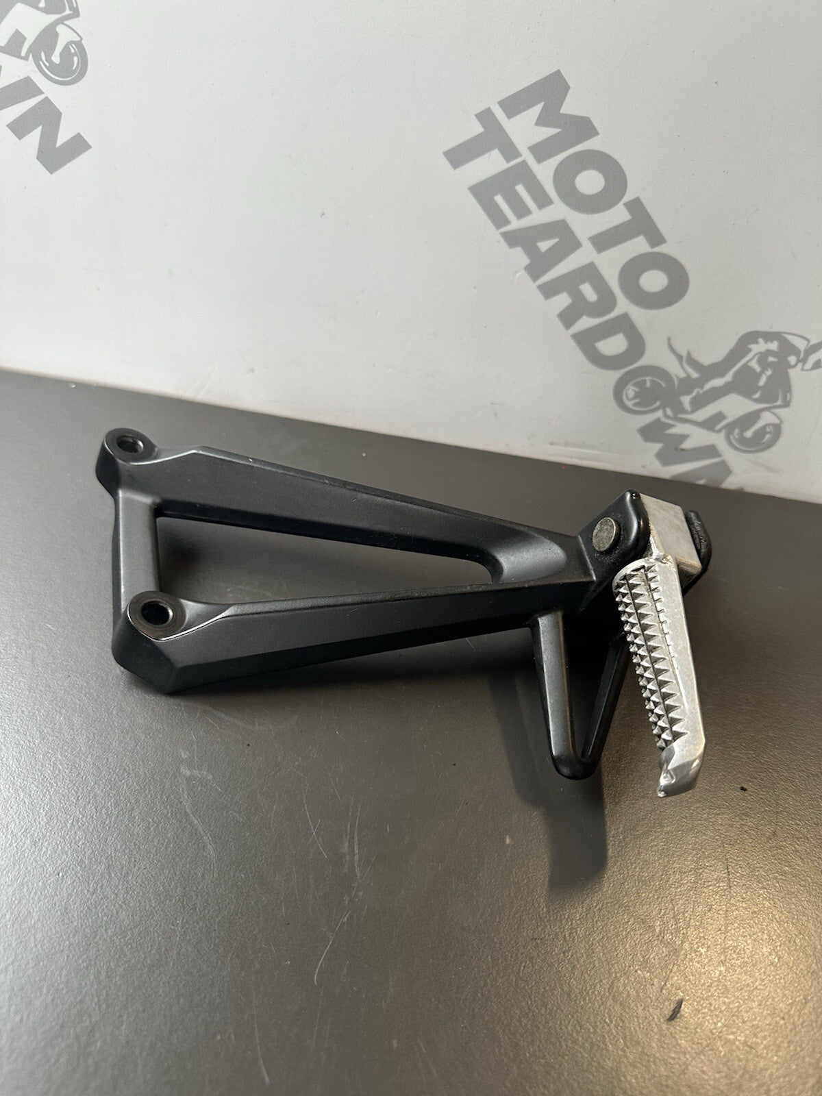 YAMAHA MT-03 Right Rear Foot Hanger YAMAHA MT03 Right Pillion Hanger RT Foot OEM