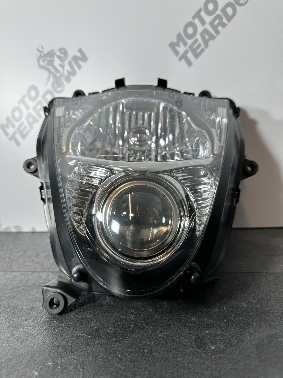 Suzuki GSXR 1300 2016 HAYABUSA Headlight Assembly Front Light 18408 Miles OEM