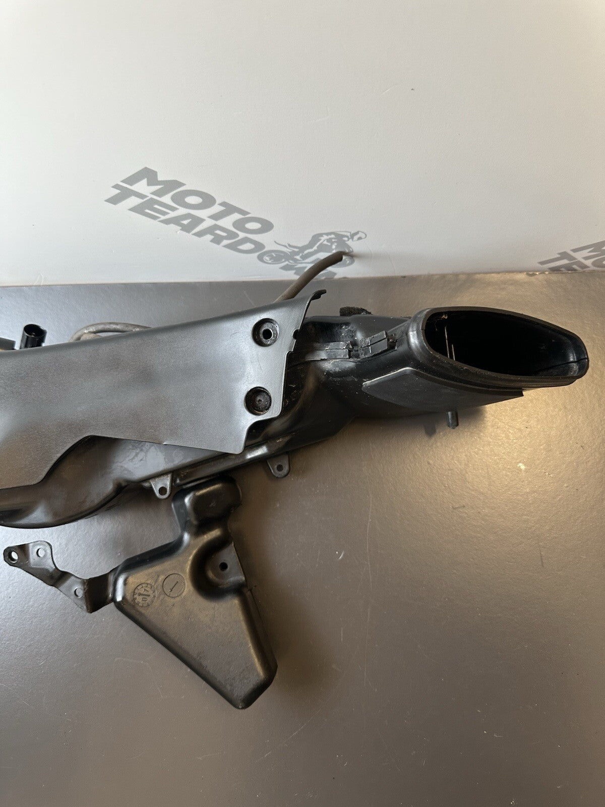 HONDA CBR 1000RR AIR DUCT - Right 2008 - 2011 Right Air Duct 64330-MFL-0000