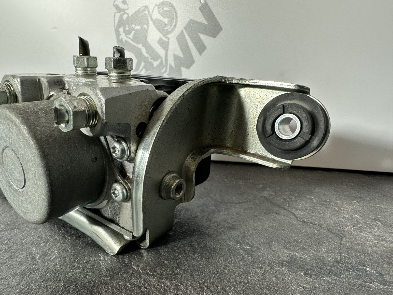 Suzuki GSXR 1300 2016 HAYABUSA ABS Brake Pump Actuator 18408 Miles OEM