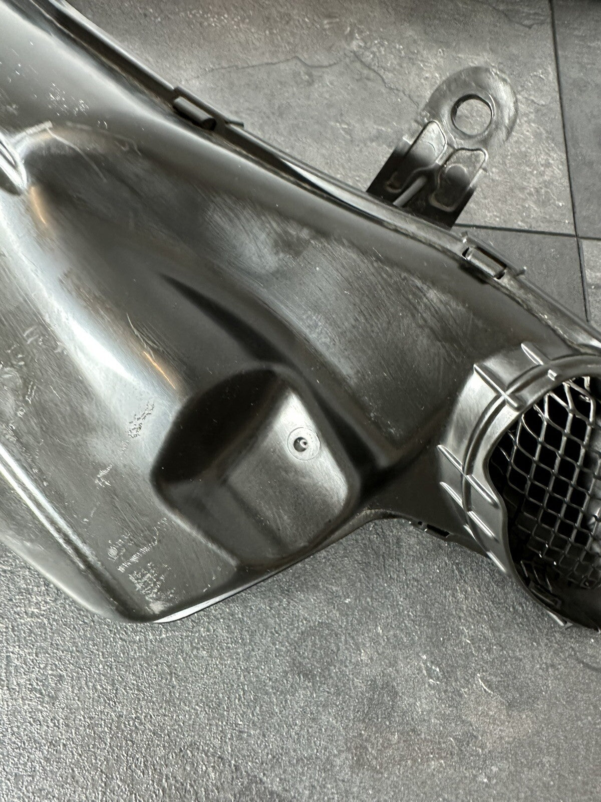 Suzuki GSXR 1300 2016 HAYABUSA Right Air Intake Duct Tube 18408 Miles OEM