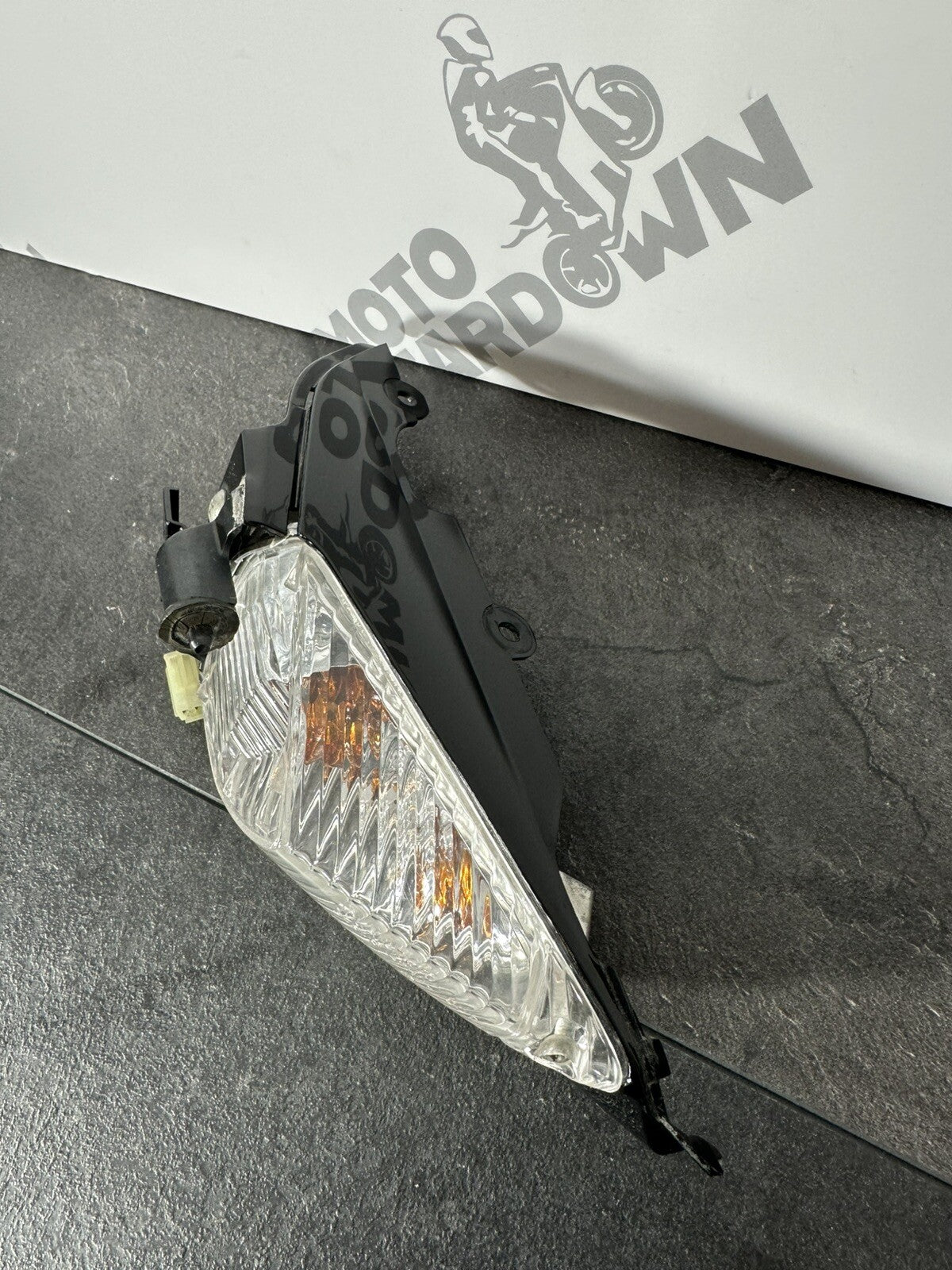 Suzuki GSXR 1000 2014 Rear Left Indicator 22774 Miles 2009-2016 OEM