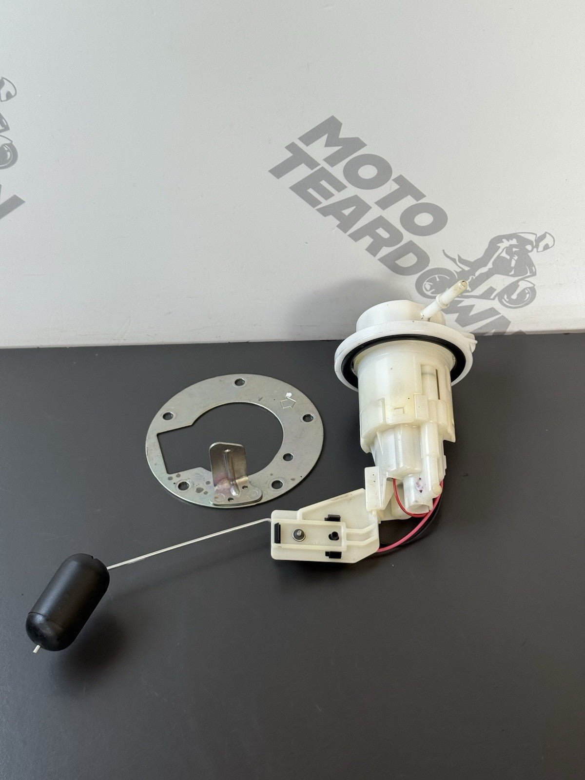 Suzuki GSXS 125 petrol Pump fuel pump 2017 - 2022 Suzuki GSXS 125 Petrol Pump