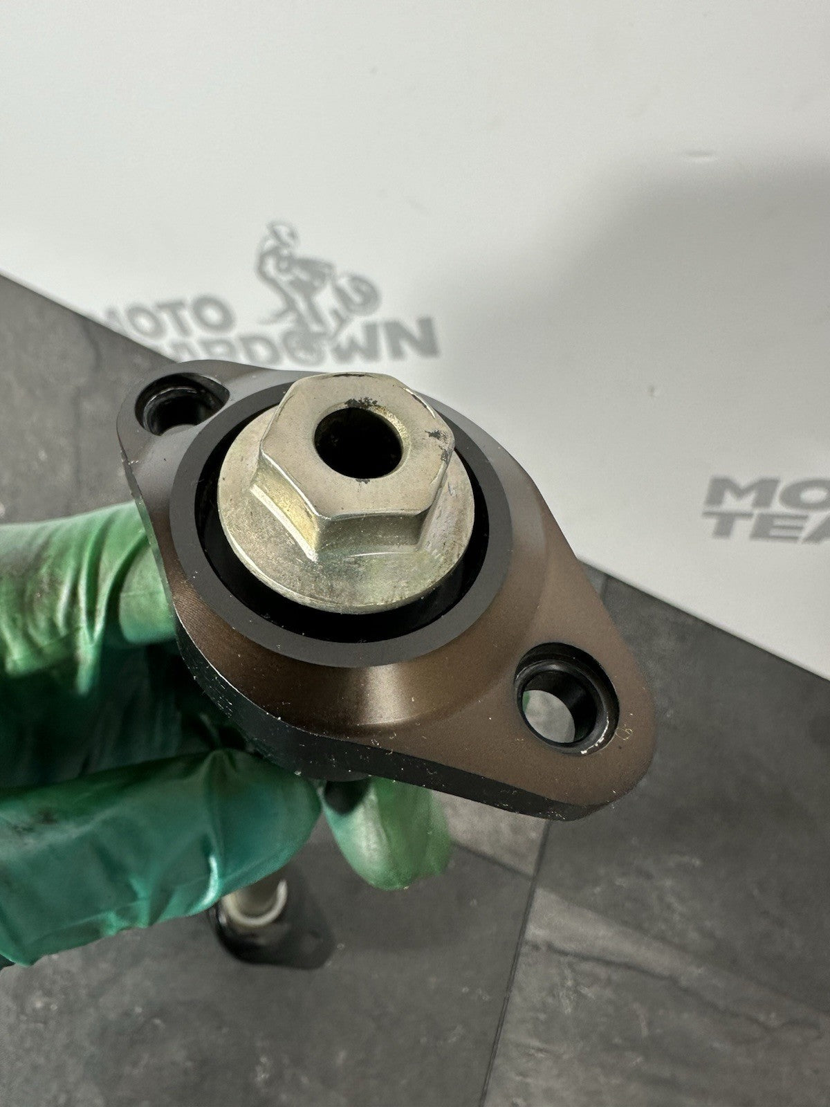 Triumph Street Triple 675 R 2015 Swingarm Spindle Bolt 2013-2016 16470 Miles OEM