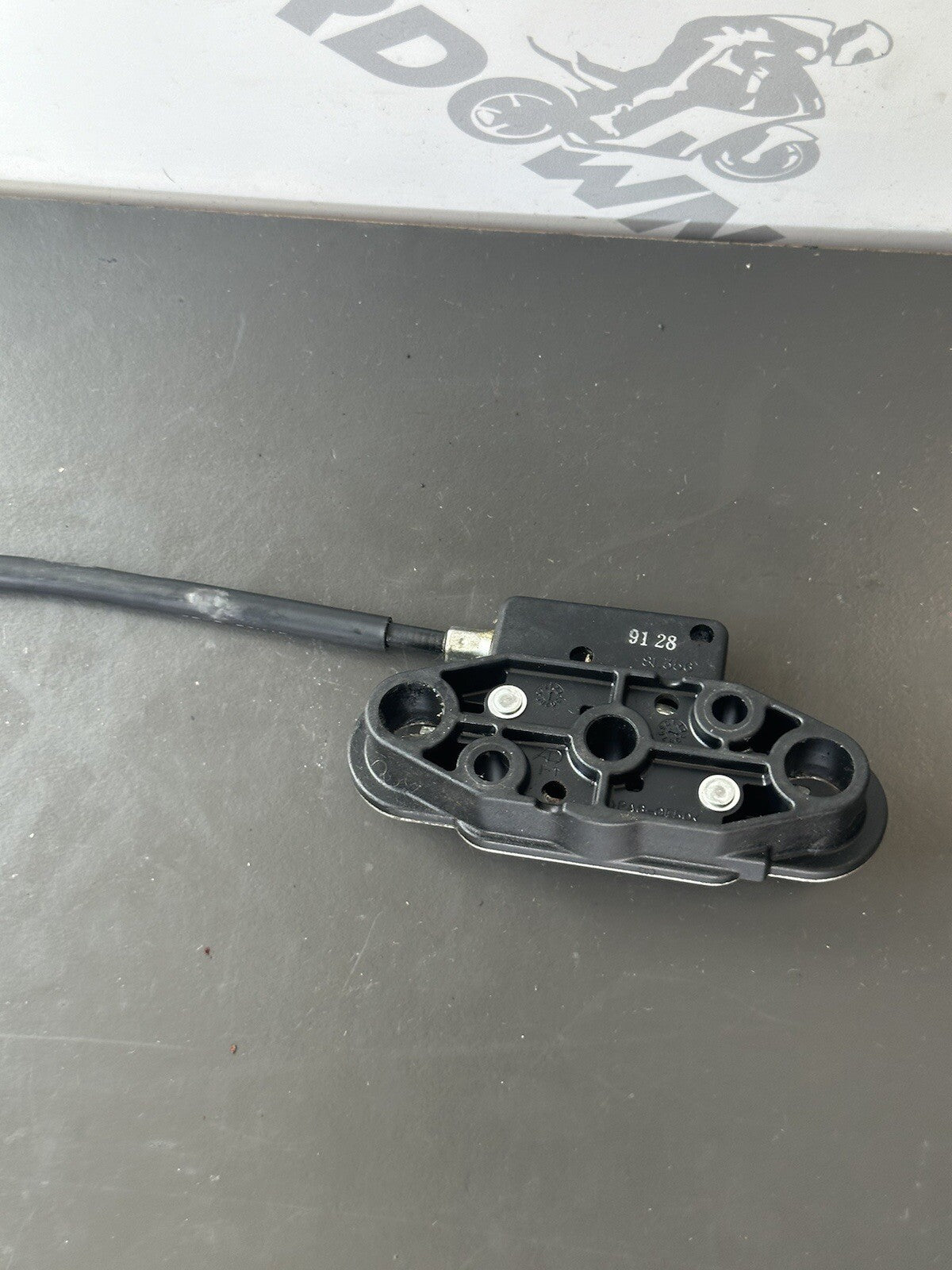 Suzuki GSXR 1000 2009-2016 Seat Lock Latch Release Cable SEAT LATCH CABLE OEM