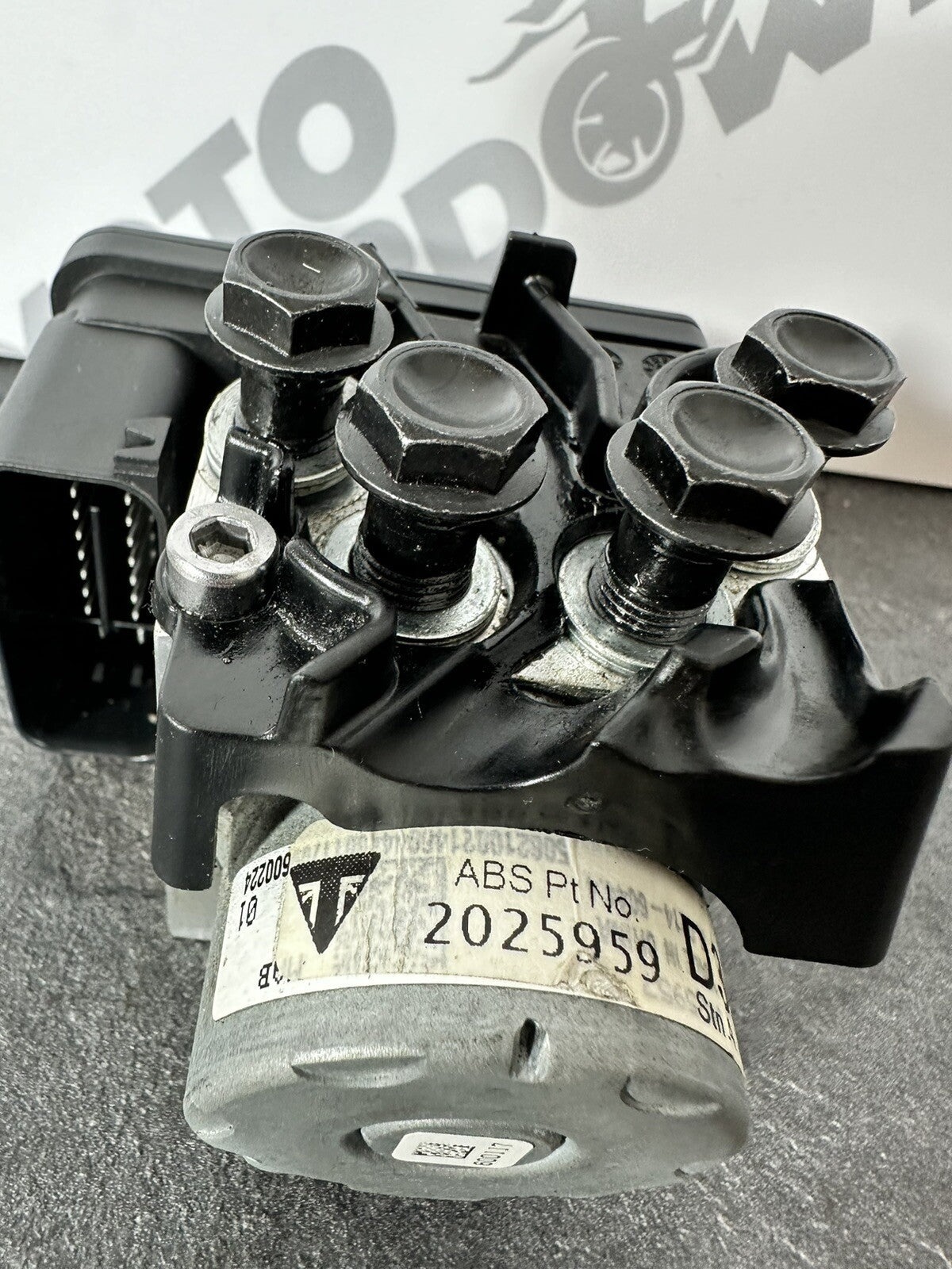 Triumph Street Triple 765 RS 2017 ABS Pump Brake Module 10580 Mile 2018-2021 OEM