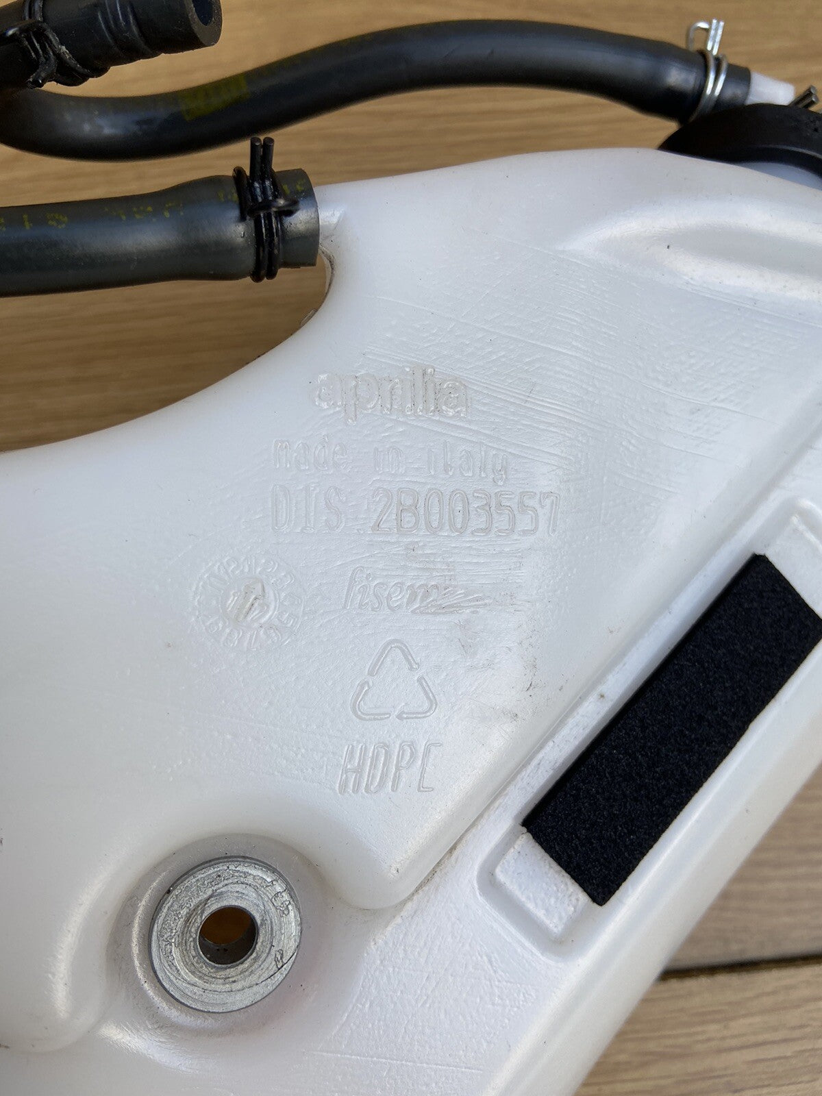 Aprilia Tuono V4 1100 FACTORY Coolant Bottle Reservoir Radiator 2B003557 Bottle