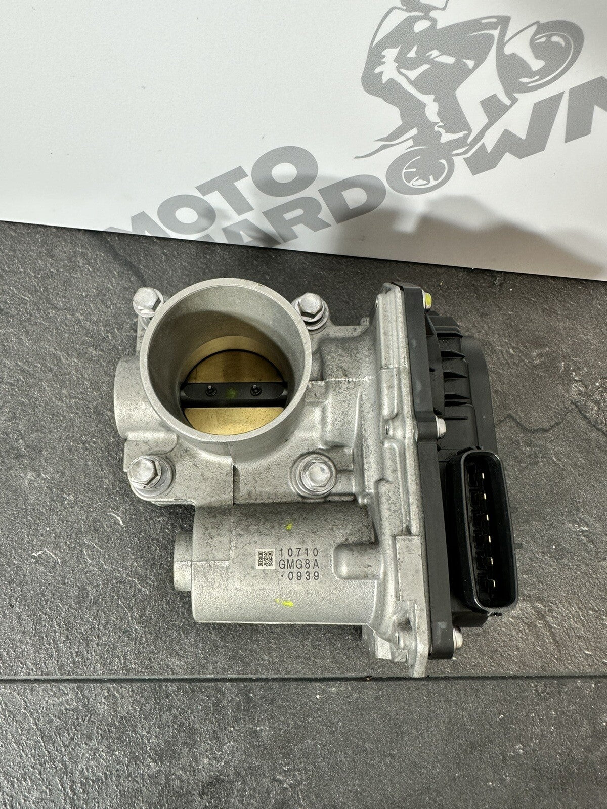 Triumph Trident 660 2022 Throttle Body KEIHIN 2962 Miles 2021-2024 OEM