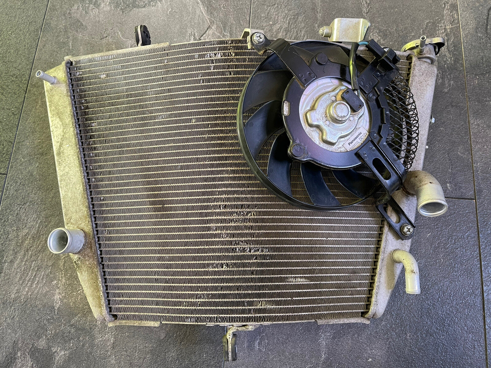 Suzuki GSXR 750 2015 L5 Coolant Radiator & Fan GSXR600 2011-2018 15287 Miles OEM
