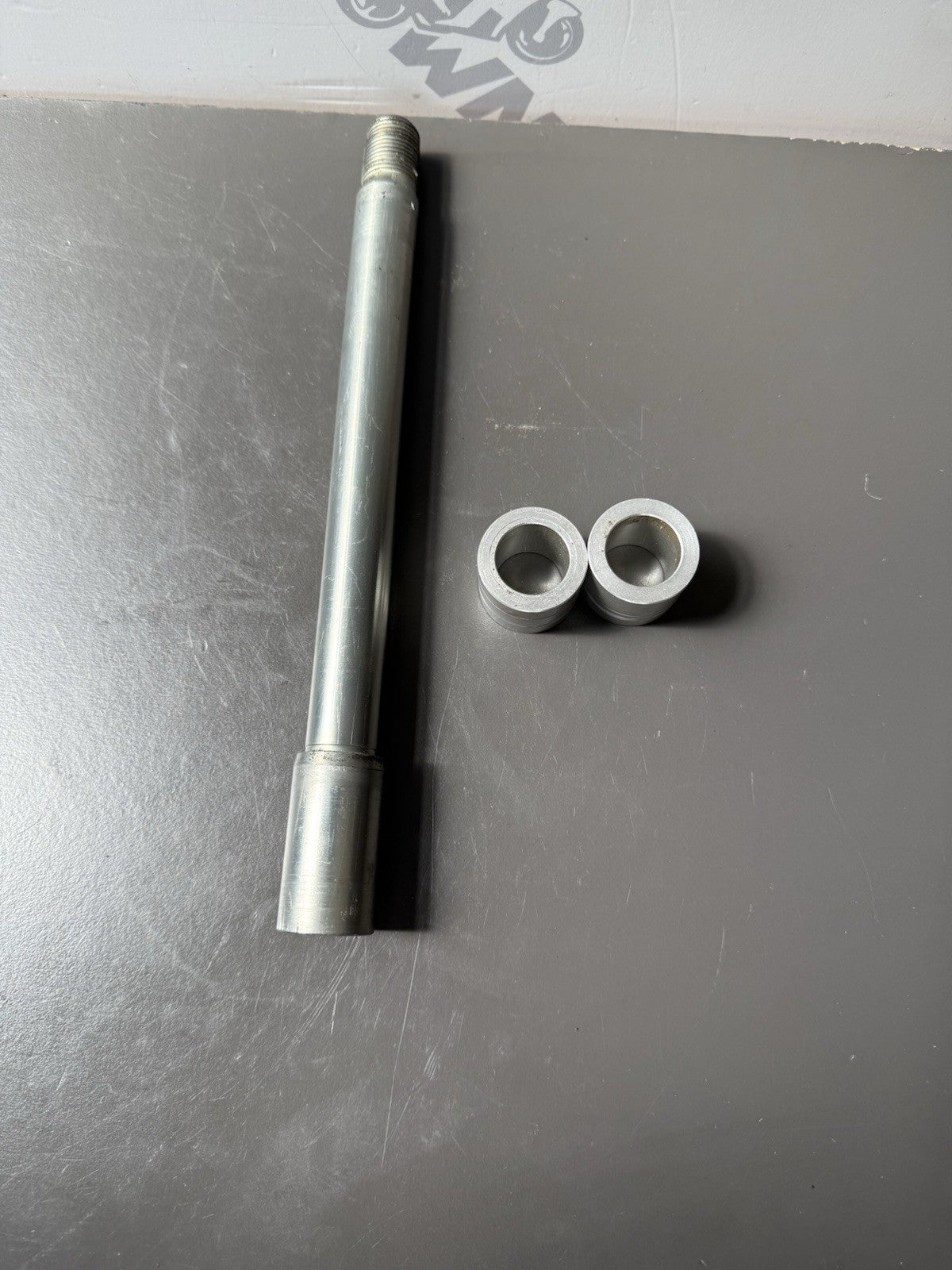 Triumph Trident 660 Front Wheel Spindle And Spacers Trident 660 2021-2024 OEM