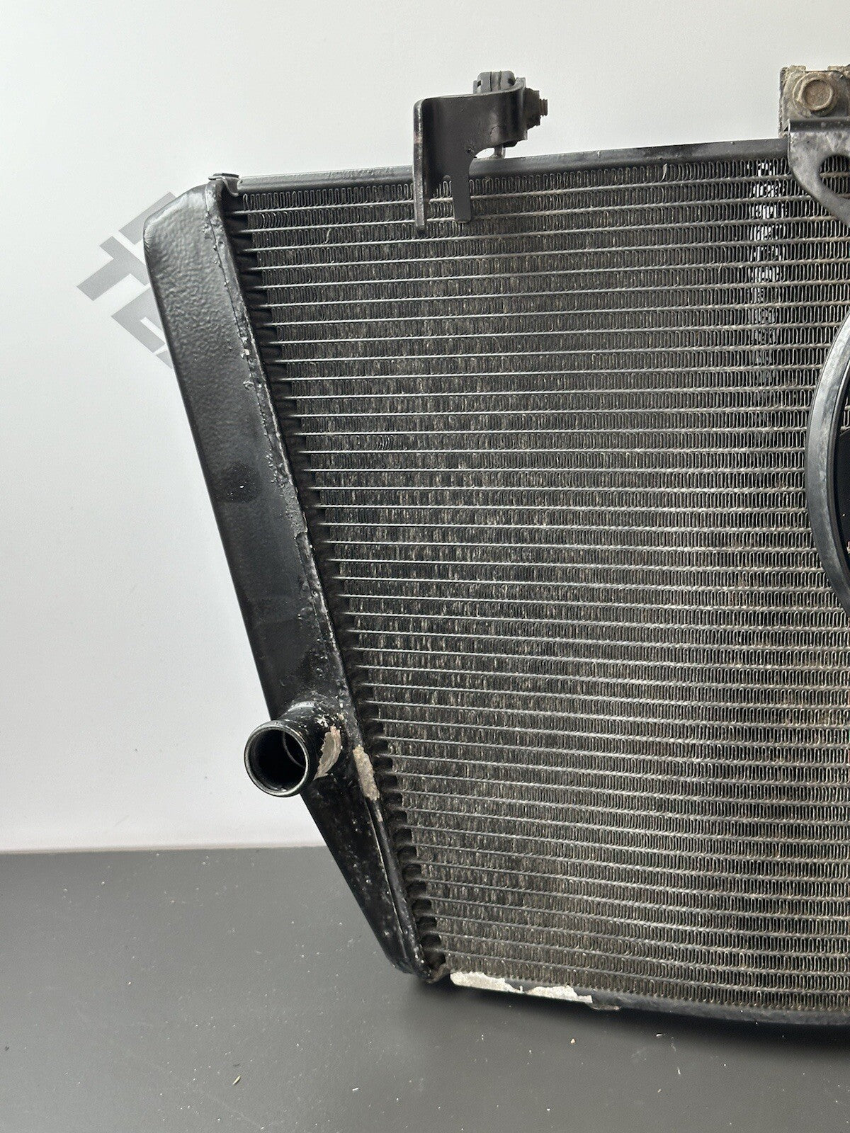Suzuki GSXR 1000 Radiator Coolant Rad 2009-2016 Only 33,787 Miles OEM Radiator