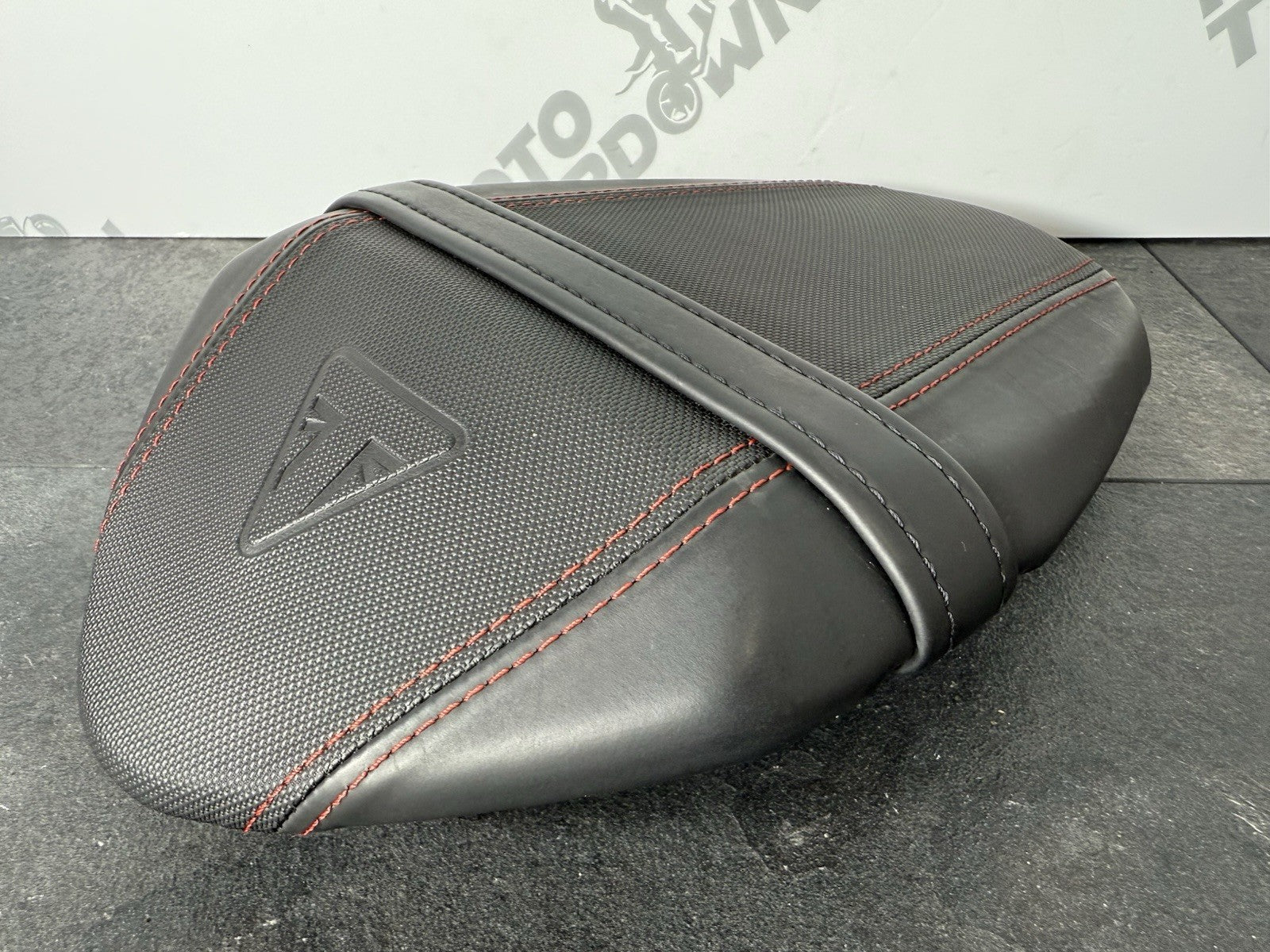 e5a7cec8-da79-4f12-a6a3-519063182b53