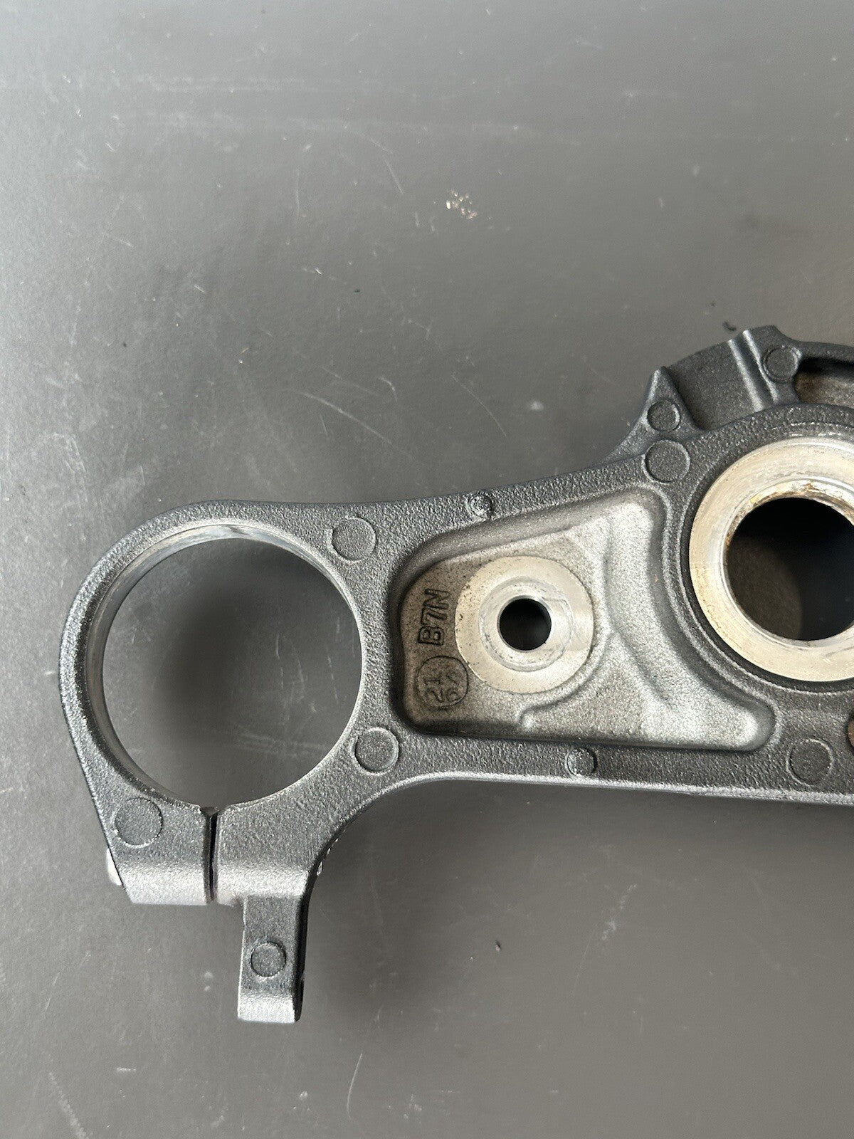 YAMAHA MT09SP MT-09 SP Top Yoke Top Clamp Upper Yoke B7N-23435-00 2021-2023 OEM