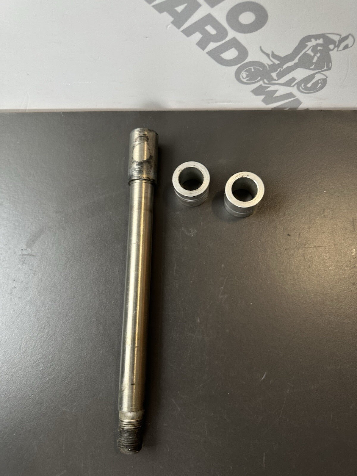 TRIUMPH STREET TRIPLE 765S 765RS 765 FRONT WHEEL SPINDLE FRONT AXLE 2017-2019