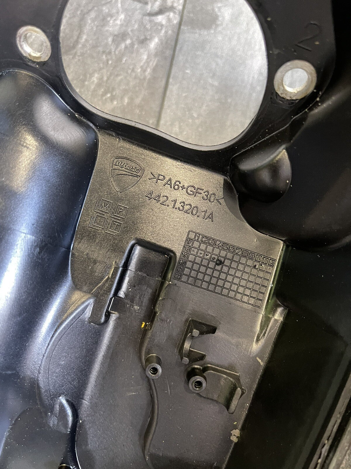 Ducati Panigale V4S V4 2018-2021 Airbox Injector Housing Only 2986 Miles OEM