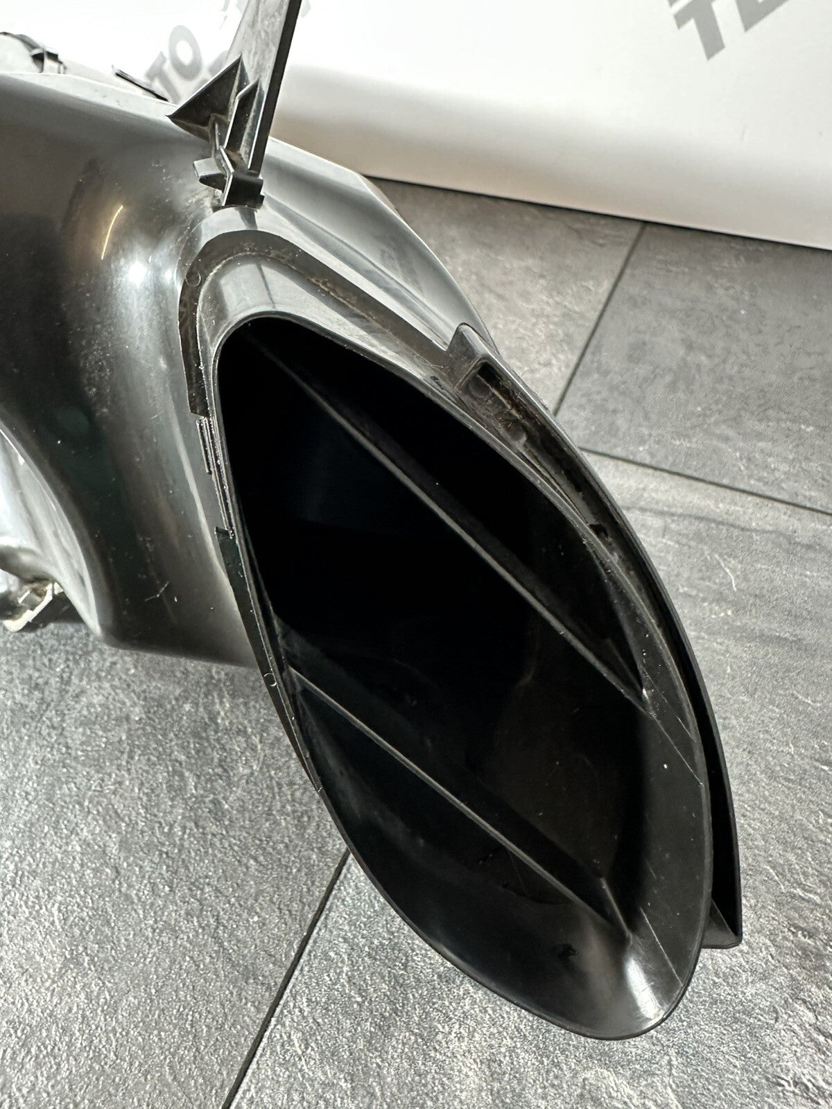 Suzuki GSXR 1000 2014 Right Air Intake Duct 22774 Miles 2009-2016 OEM
