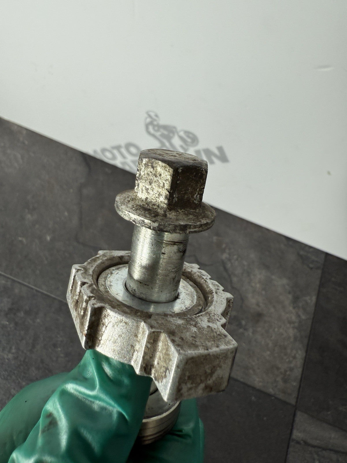 c04913ff-6094-4a5c-859b-4b548131f59a