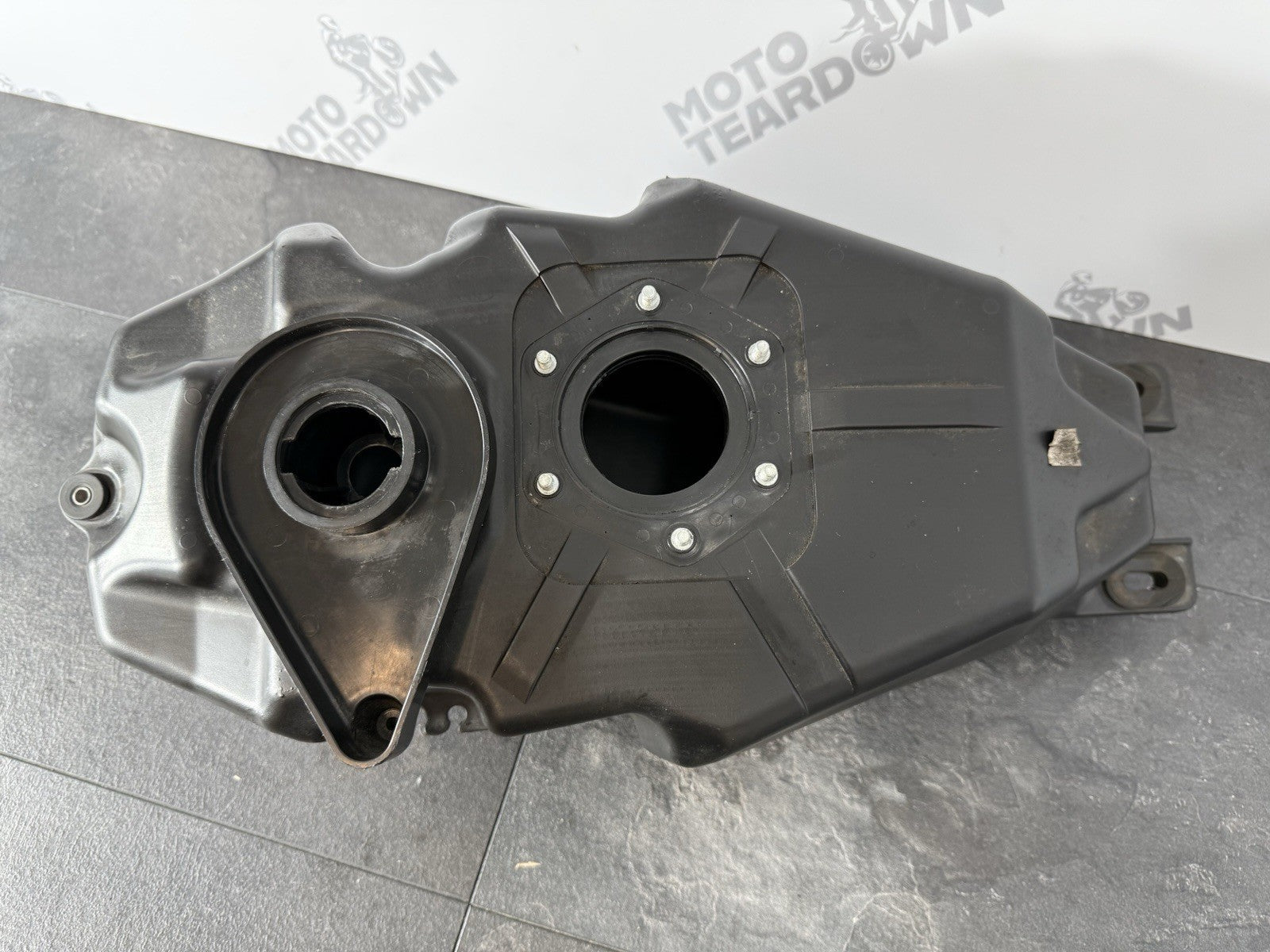 Yamaha YZF R125 R 125 2014 Fuel Tank Petrol Tank 26983 Miles 2008-2018 OEM