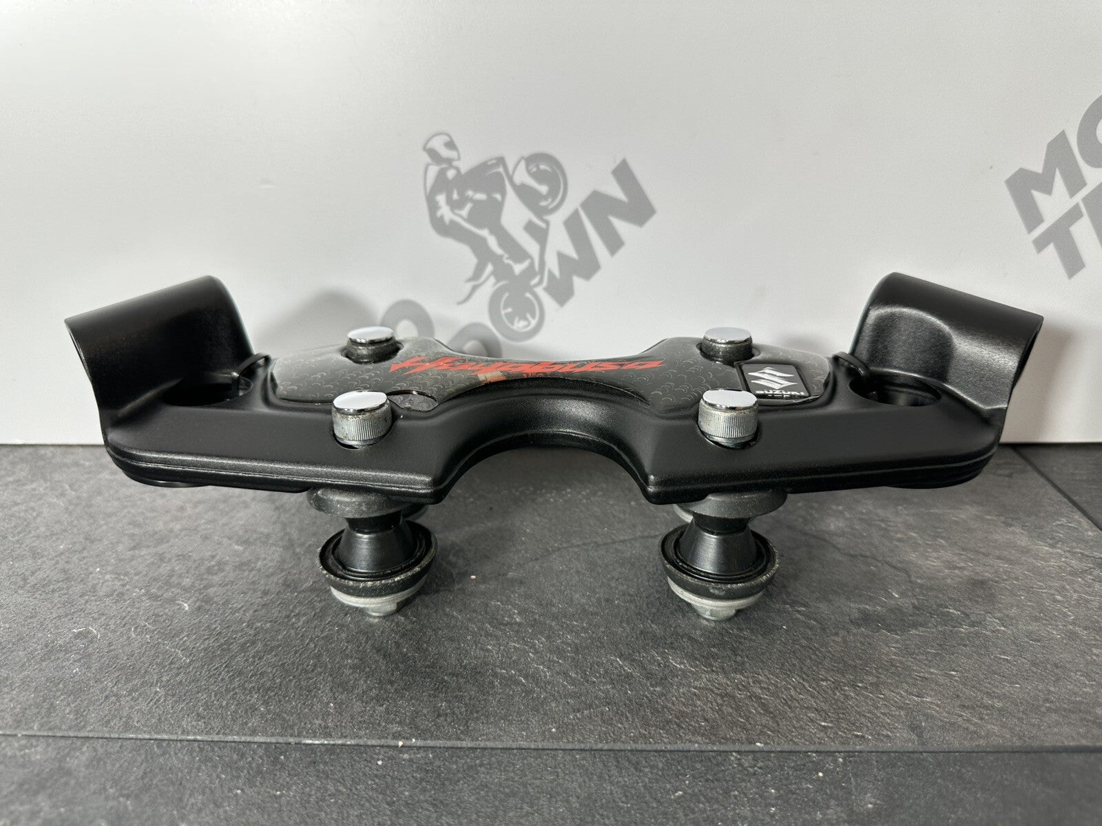 Suzuki GSXR 1300 2016 HAYABUSA Handlebar Holder Top Yoke Cover 18408 Miles OEM