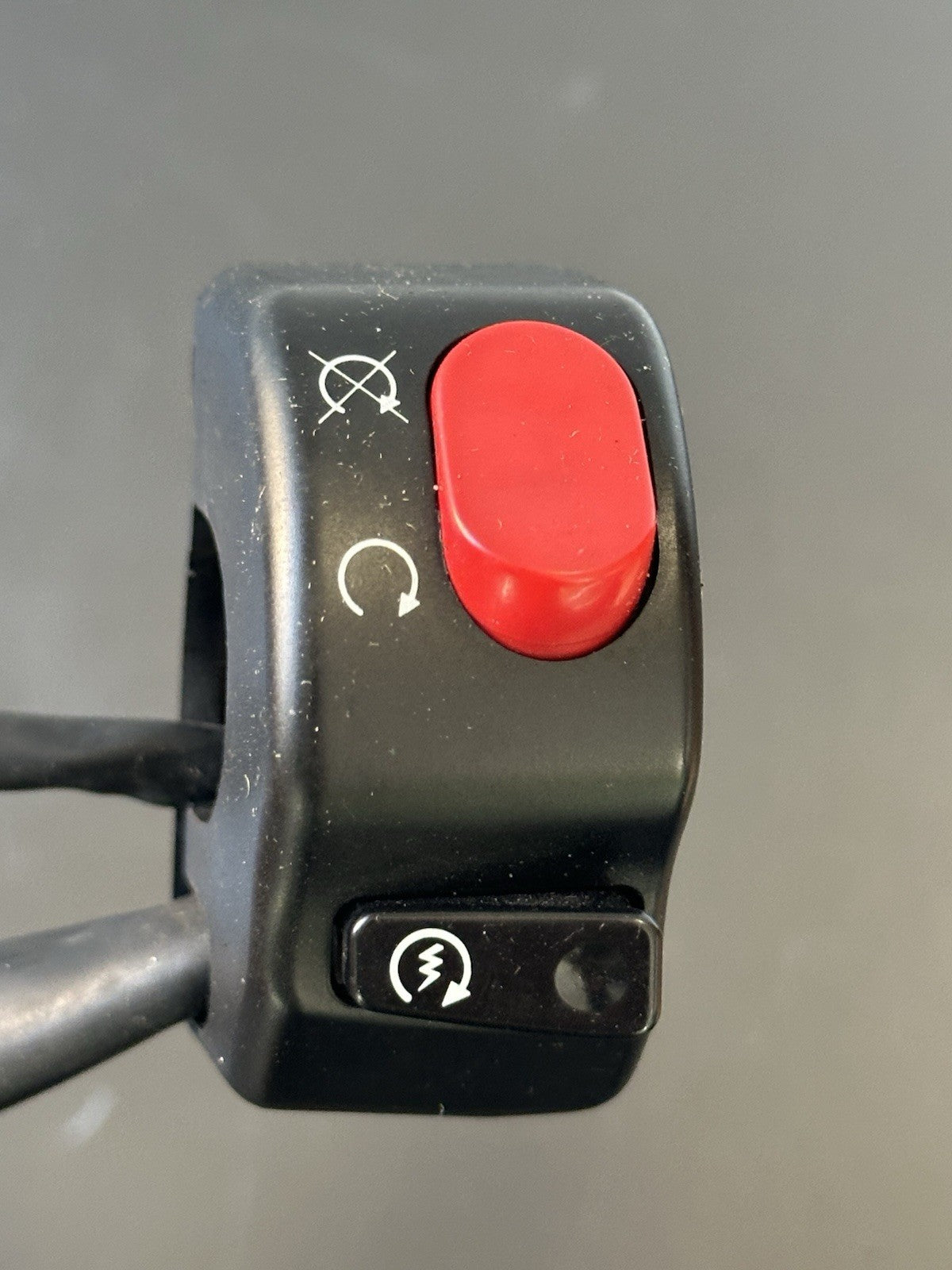 TRIUMPH STREET TRIPLE 675 675R R/H Right Switchgear 2049255 Right Switch 2007-11