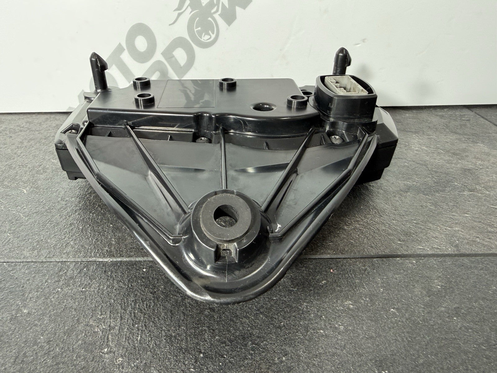 335bf0ff-9234-4fd5-b1d7-e2506ca859cc