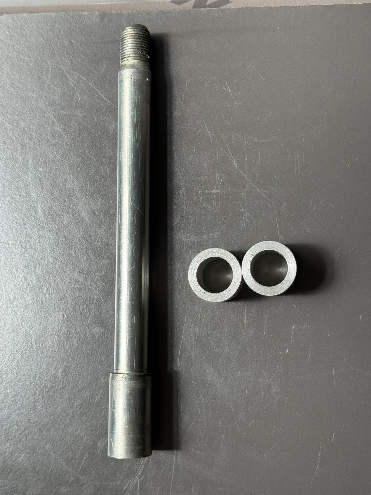 Triumph Trident 660 Front Wheel Spindle And Spacers Trident 660 2021-2024 OEM