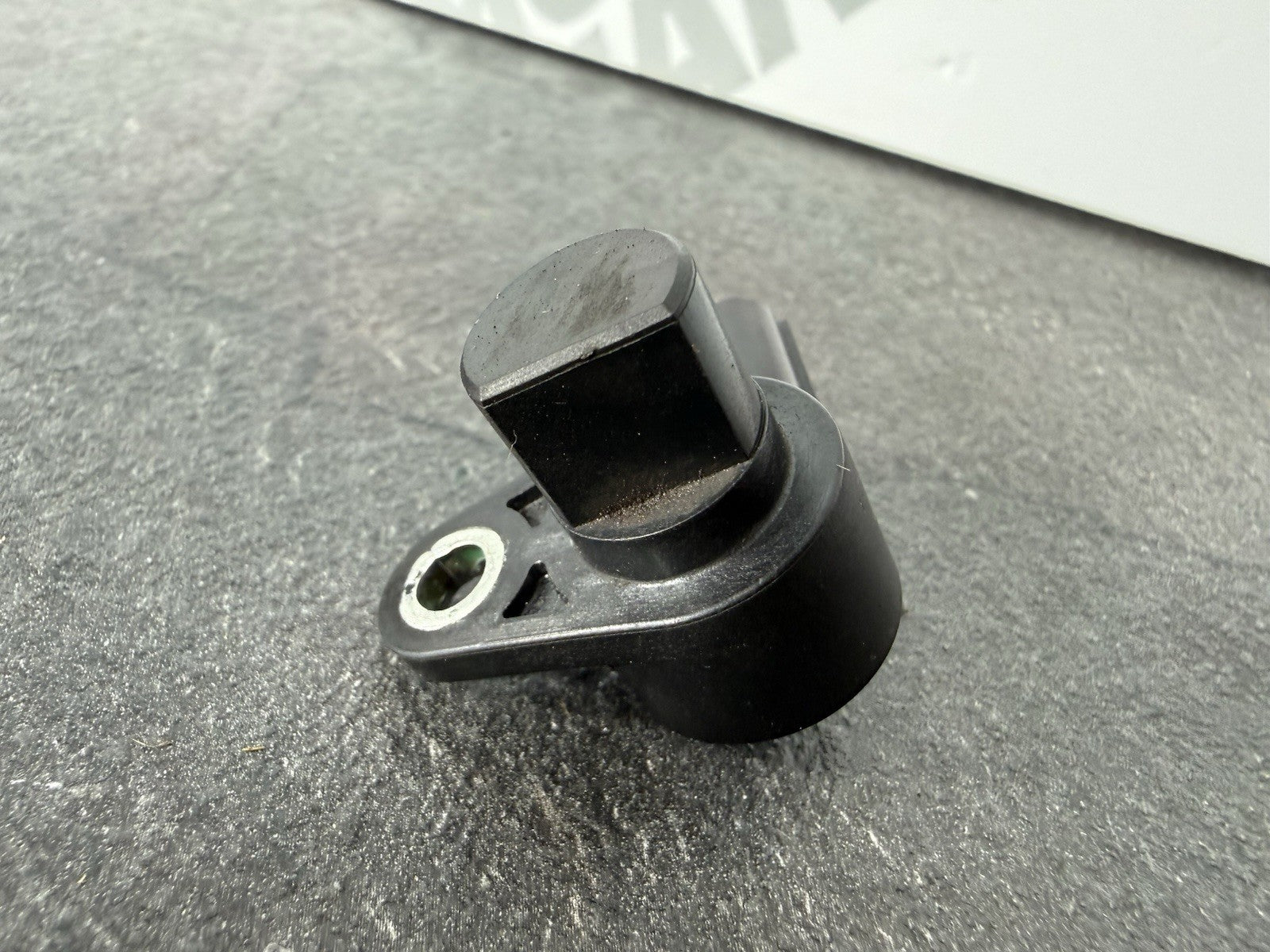 b7ec4a66-8c0e-4fba-b6e1-caac267e24eb