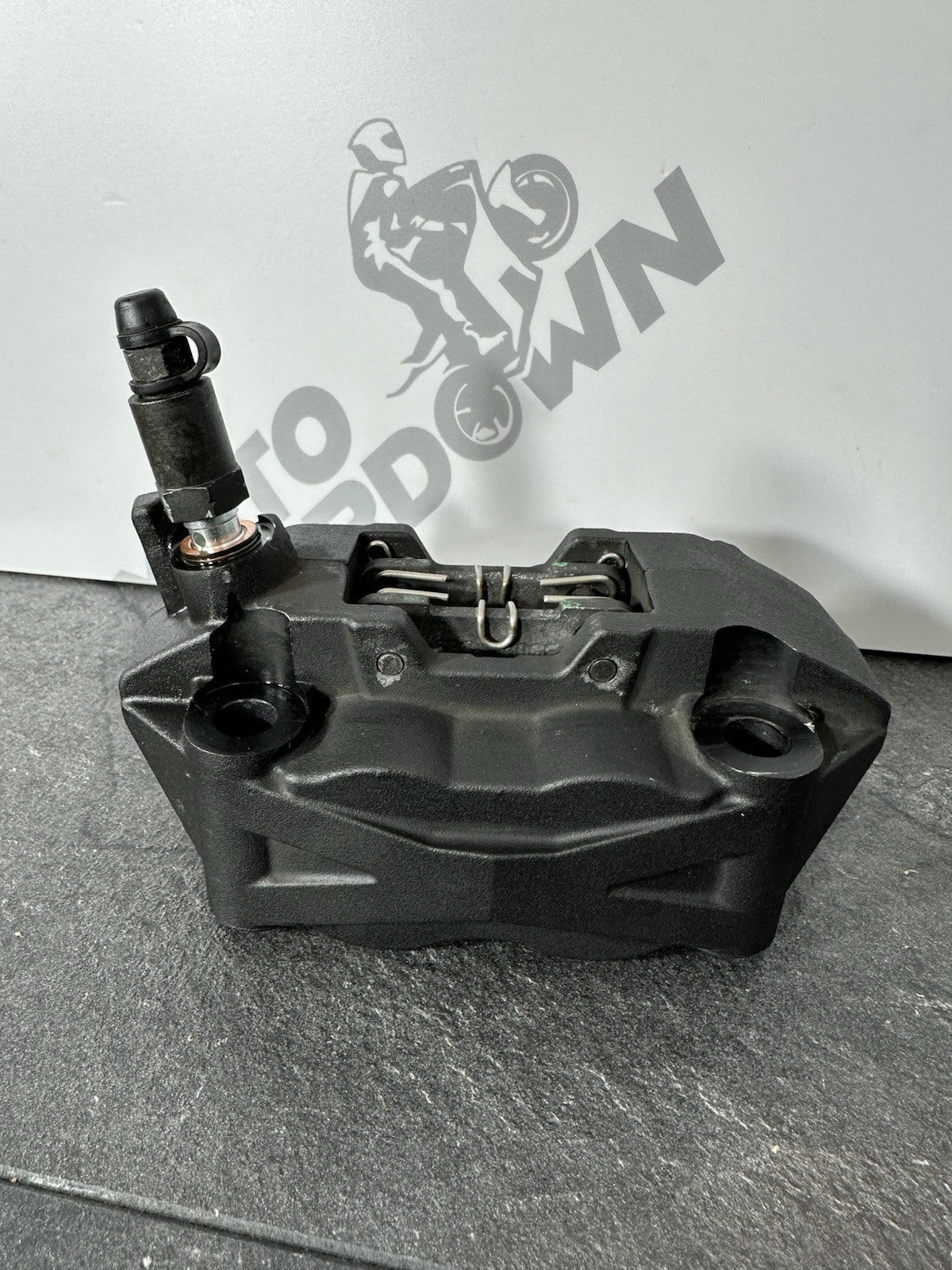 Yamaha R125 R 125 2024 Front Brake Caliper & Pads 6890 Miles 2023-2025 OEM