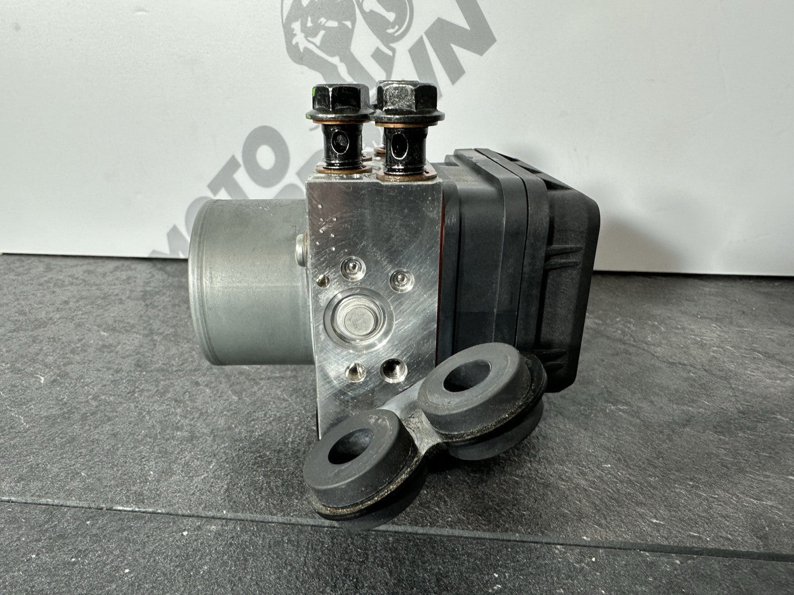 Yamaha R125 R 125 2024 ABS Pump Actuator Regulator 6890 Mile 2023-2025 OEM