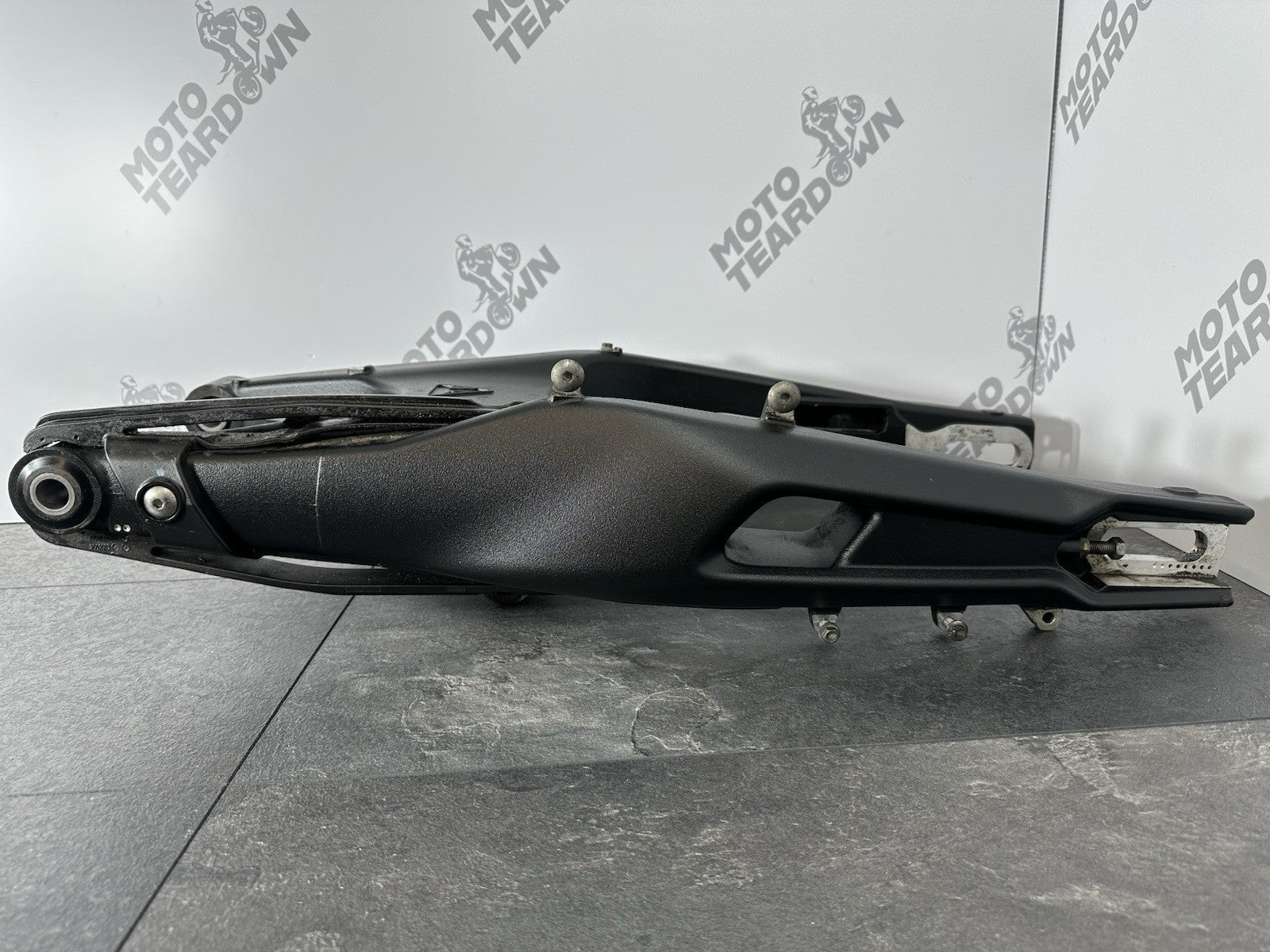 Triumph TIGER 900 GT PRO 2022 Swing Arm Swingarm 6337 Miles 2020-2023 OEM
