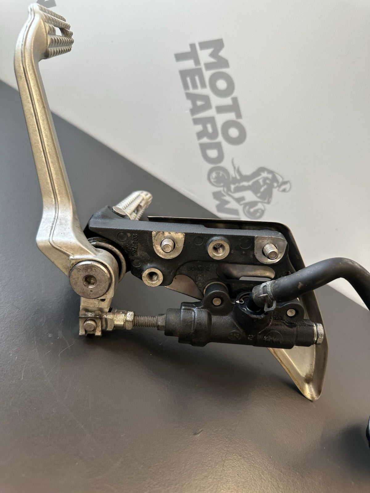 TRIUMPH SPEED TRIPLE 1050 FRONT RIGHT FOOTREST 2011-2015 Right Foot Assembly