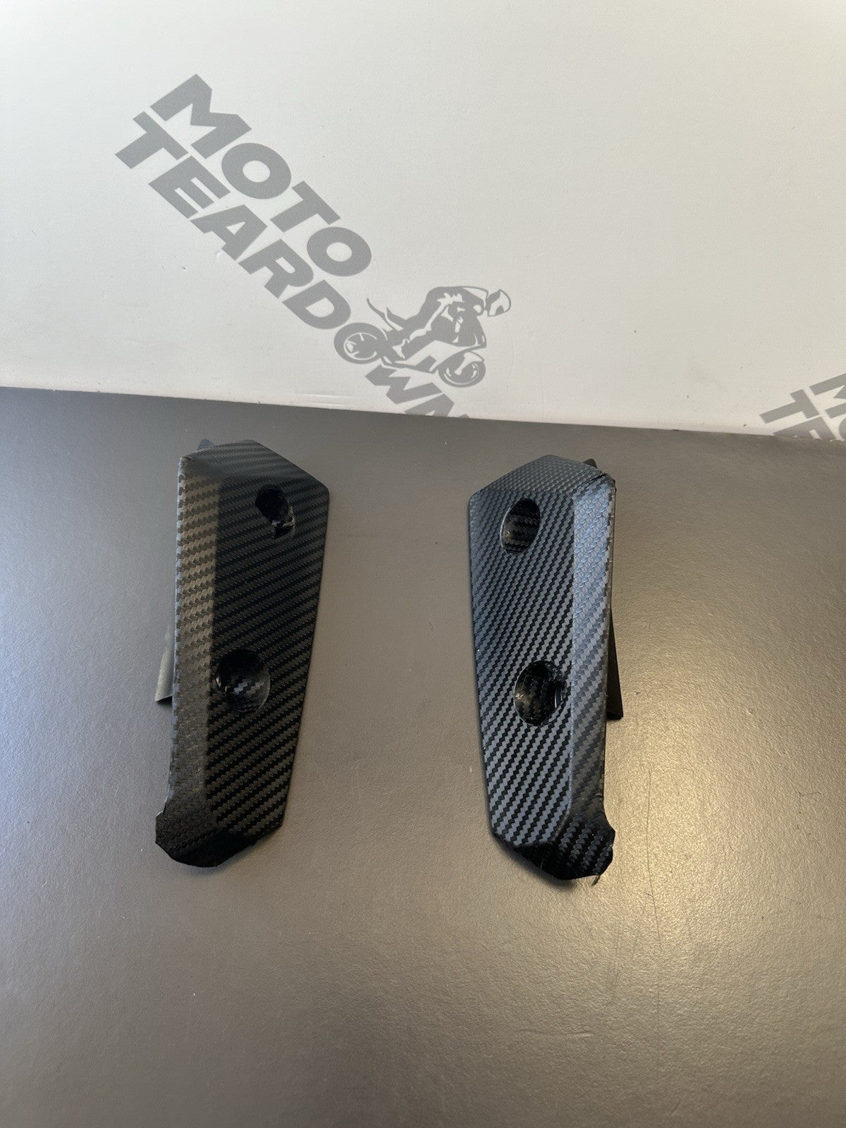 TRIUMPH SPEED TRIPLE 1050 FRONT MUDGUARD SIDE COVER LEFT RIGHT 2306525 2306524