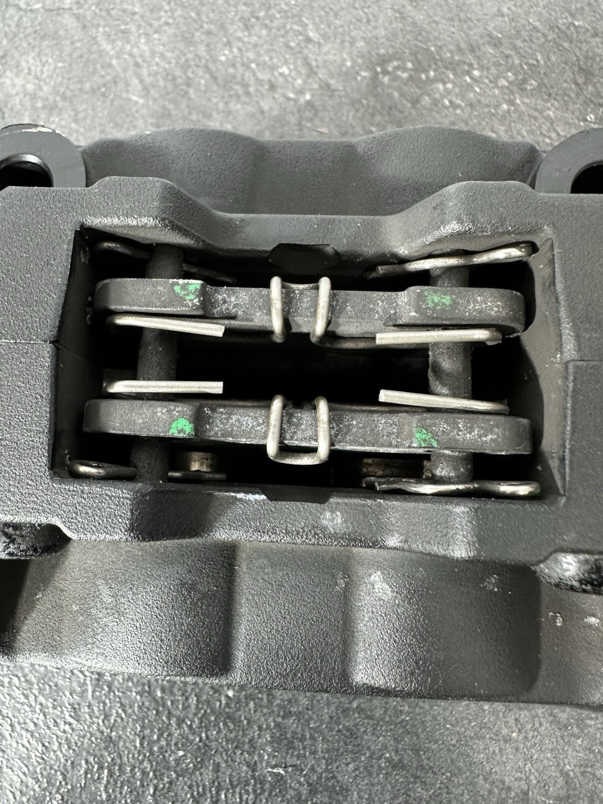 Yamaha R125 R 125 2024 Front Brake Caliper & Pads 6890 Miles 2023-2025 OEM