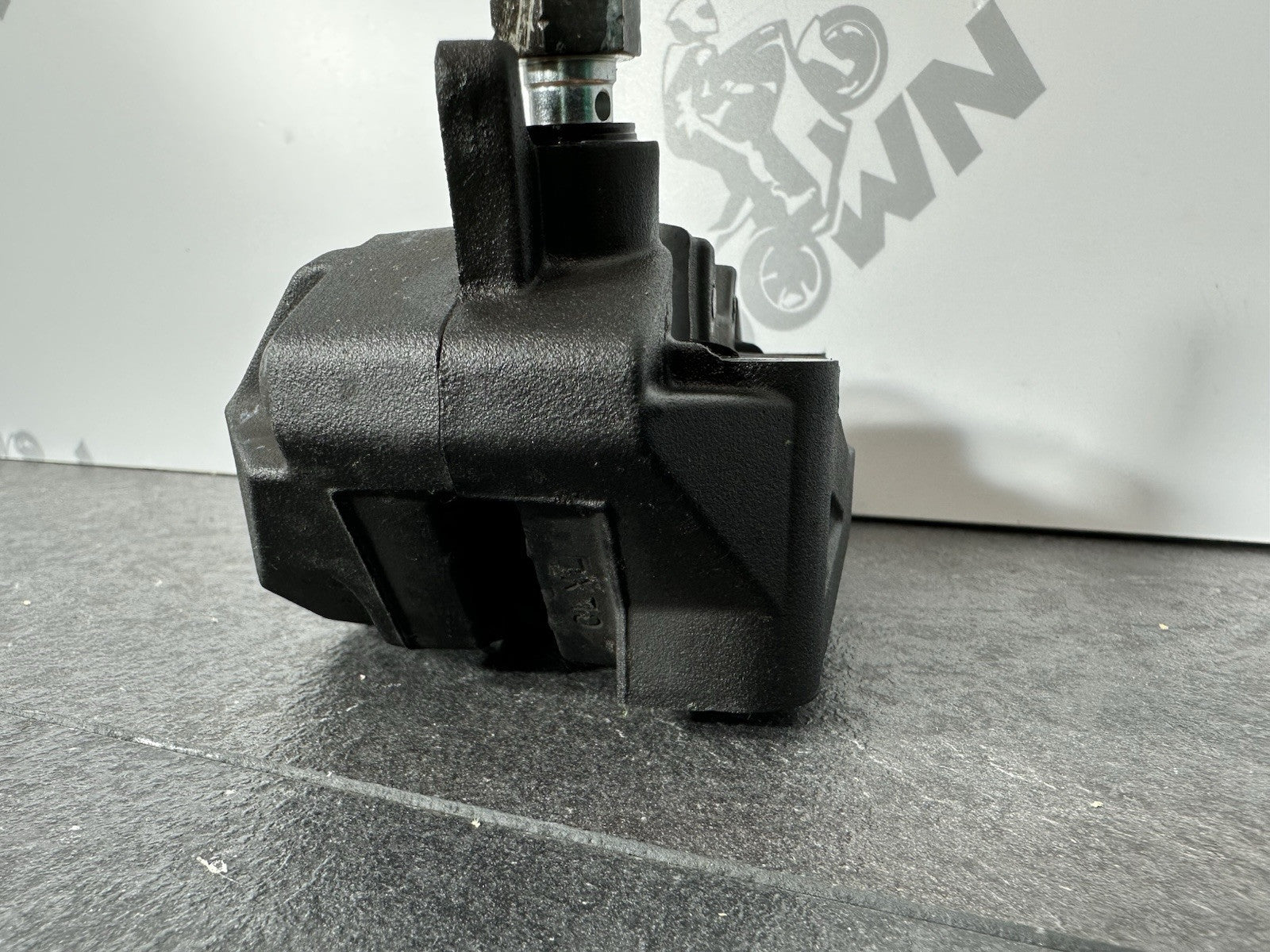 Yamaha R125 R 125 2024 Front Brake Caliper & Pads 6890 Miles 2023-2025 OEM