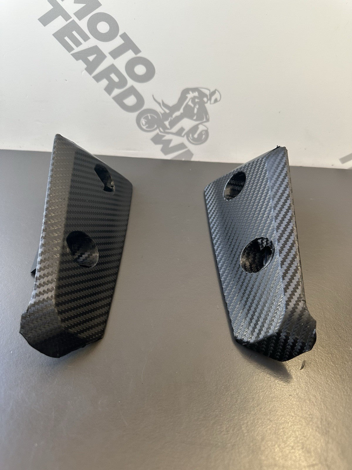 TRIUMPH SPEED TRIPLE 1050 FRONT MUDGUARD SIDE COVER LEFT RIGHT 2306525 2306524