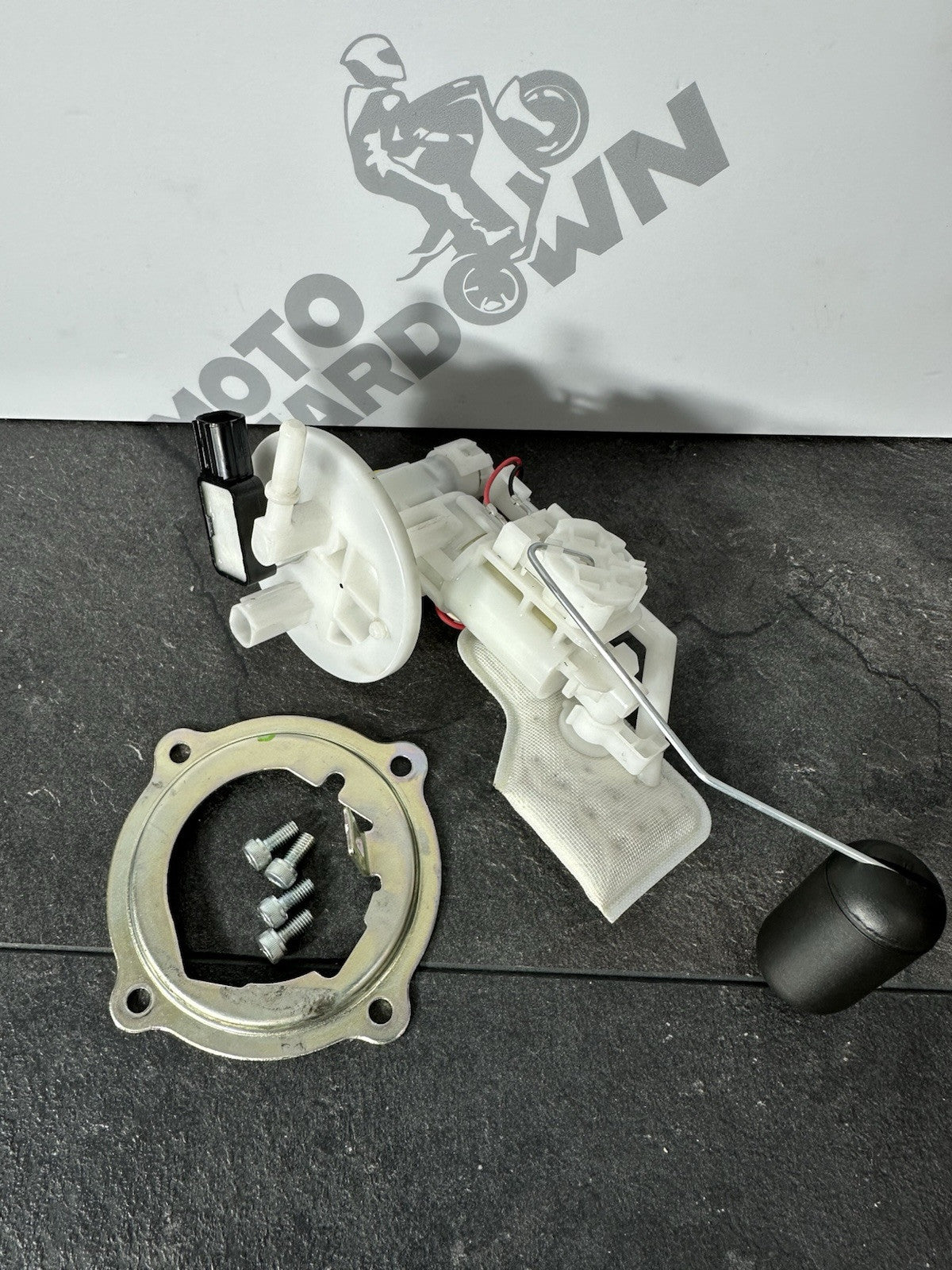 Yamaha R125 R 125 2024 Fuel Pump Petrol Pump Sender 6890 Miles 2023-2025 UK ONLY