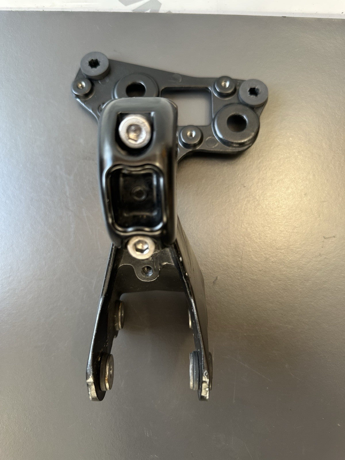 TRIUMPH SPEED TRIPLE 1050 Front Subframe speedo bracket headlight mount 2700717