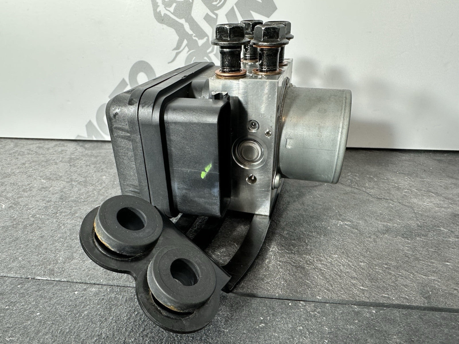 Yamaha R125 R 125 2024 ABS Pump Actuator Regulator 6890 Mile 2023-2025 OEM