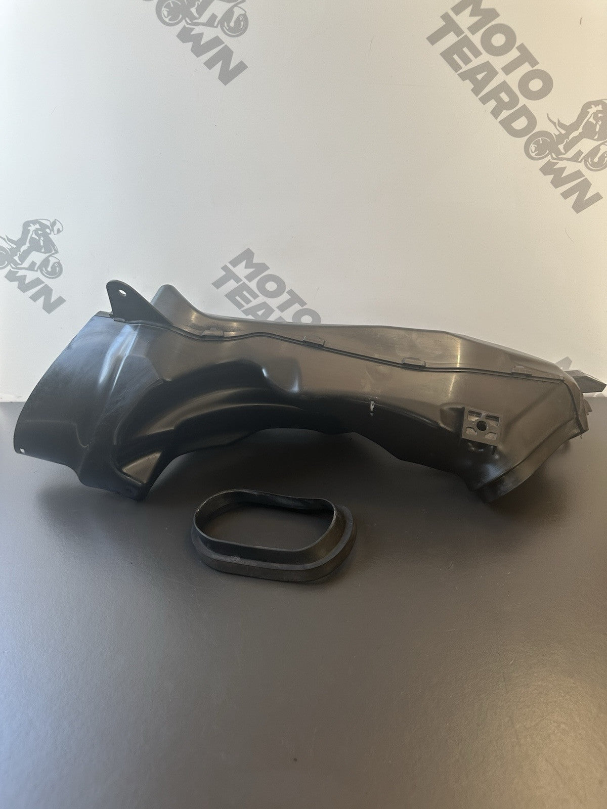 Suzuki GSXR 1000 Right Air Intake Duct RT Air Duct 2009-2016 OEM 94420-47HO
