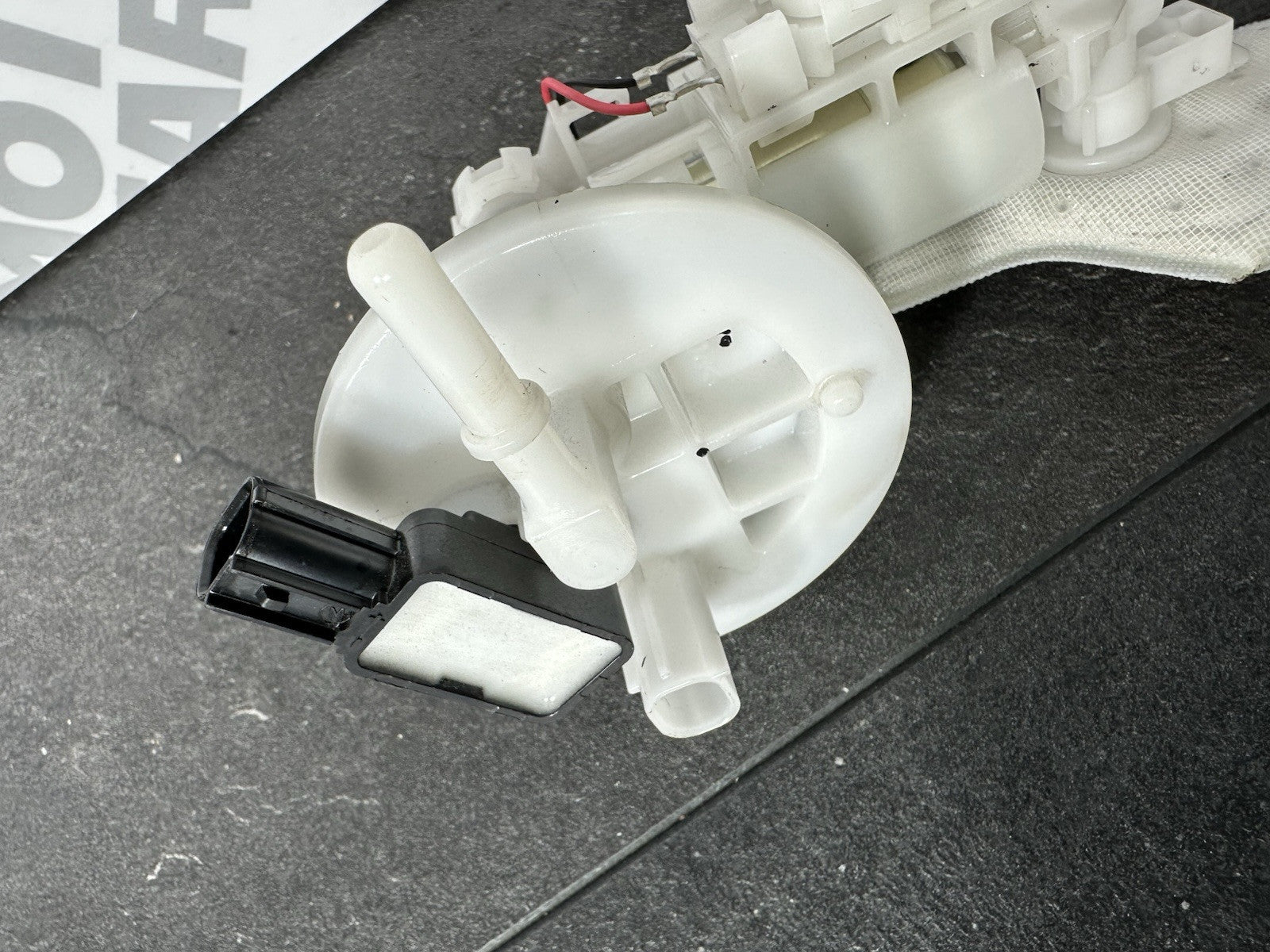 Yamaha R125 R 125 2024 Fuel Pump Petrol Pump Sender 6890 Miles 2023-2025 UK ONLY