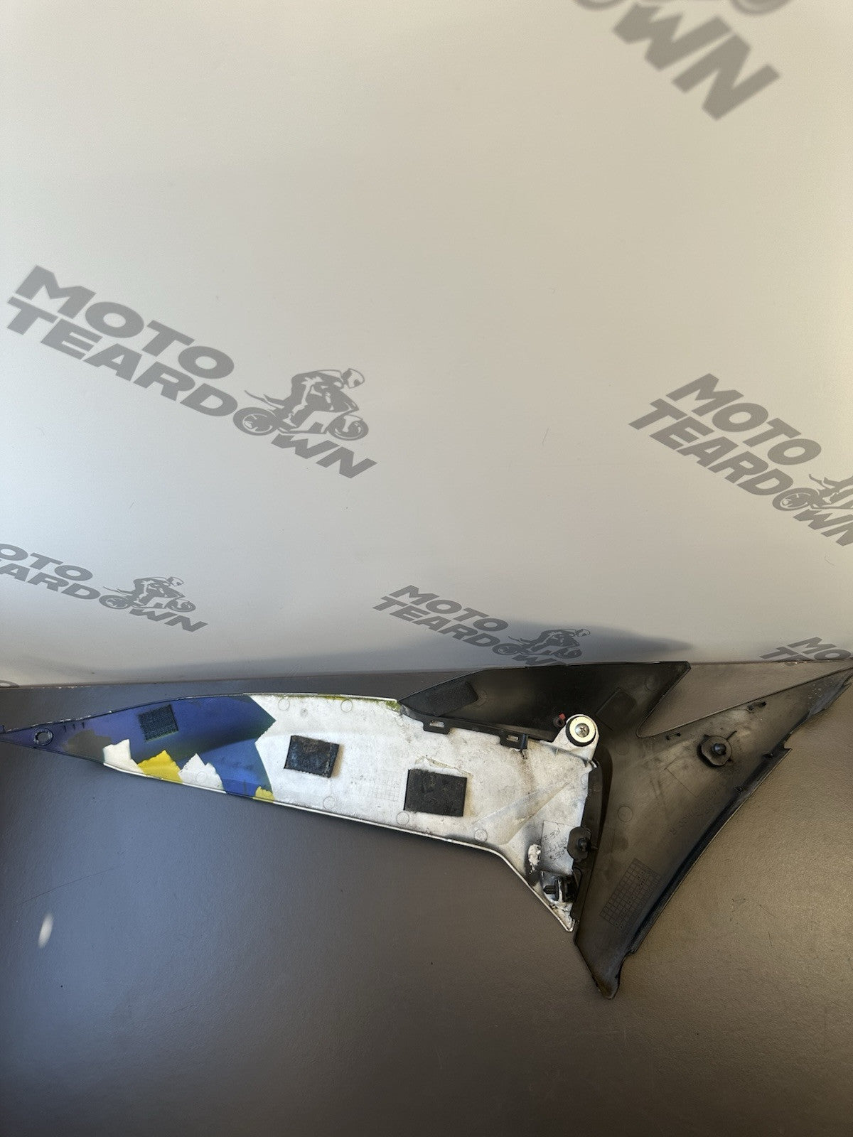 SUZUKI GSXR1000 GSXR 1000 RIGHT TANK PANEL 2009-2016 OEM GSXR 1000 RT Fairing