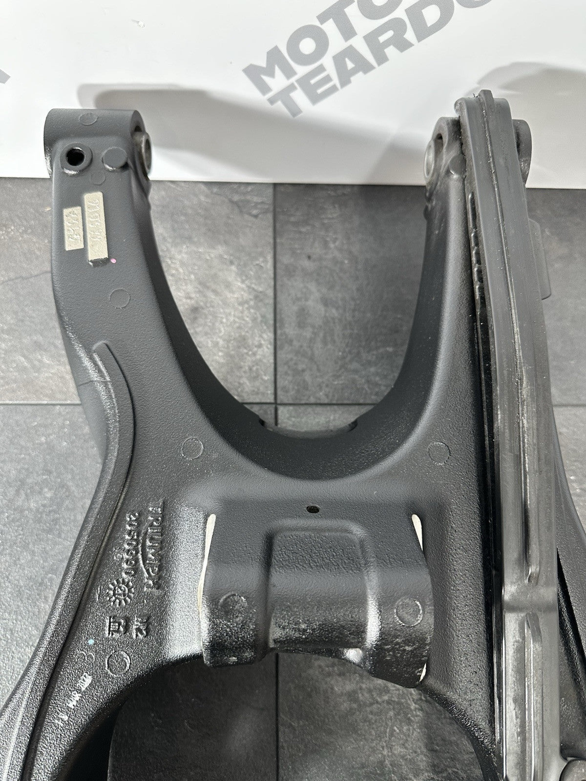 Triumph TIGER 900 GT PRO 2022 Swing Arm Swingarm 6337 Miles 2020-2023 OEM
