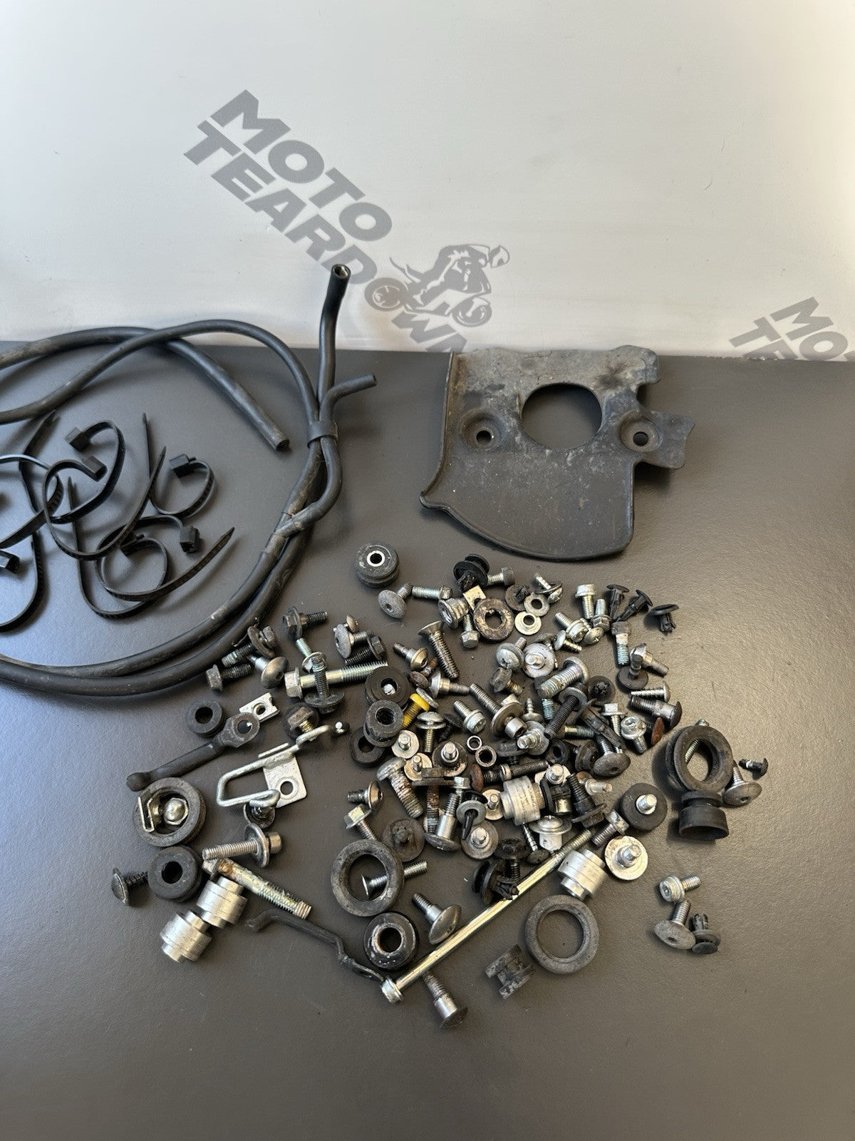 Suzuki GSXR 1000 2010 Nuts Bolts Fixings Job Lot 2009-2016 OEM JOB LOT BOLTS
