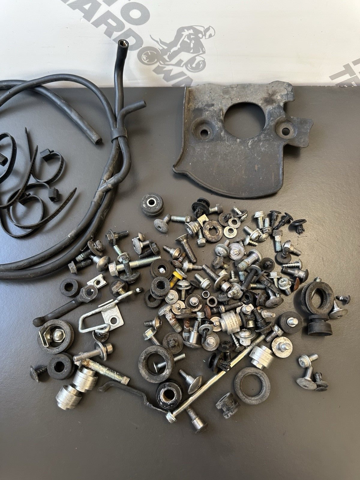 Suzuki GSXR 1000 2010 Nuts Bolts Fixings Job Lot 2009-2016 OEM JOB LOT BOLTS