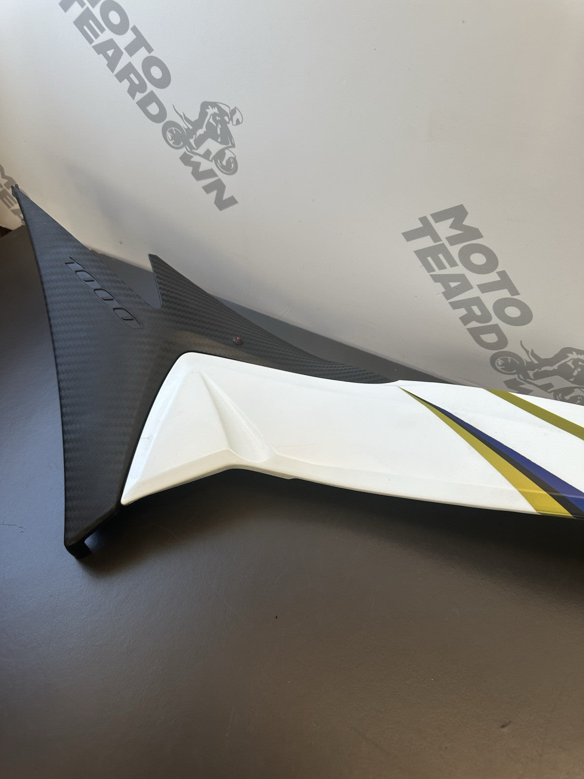 SUZUKI GSXR1000 GSXR 1000 RIGHT TANK PANEL 2009-2016 OEM GSXR 1000 RT Fairing