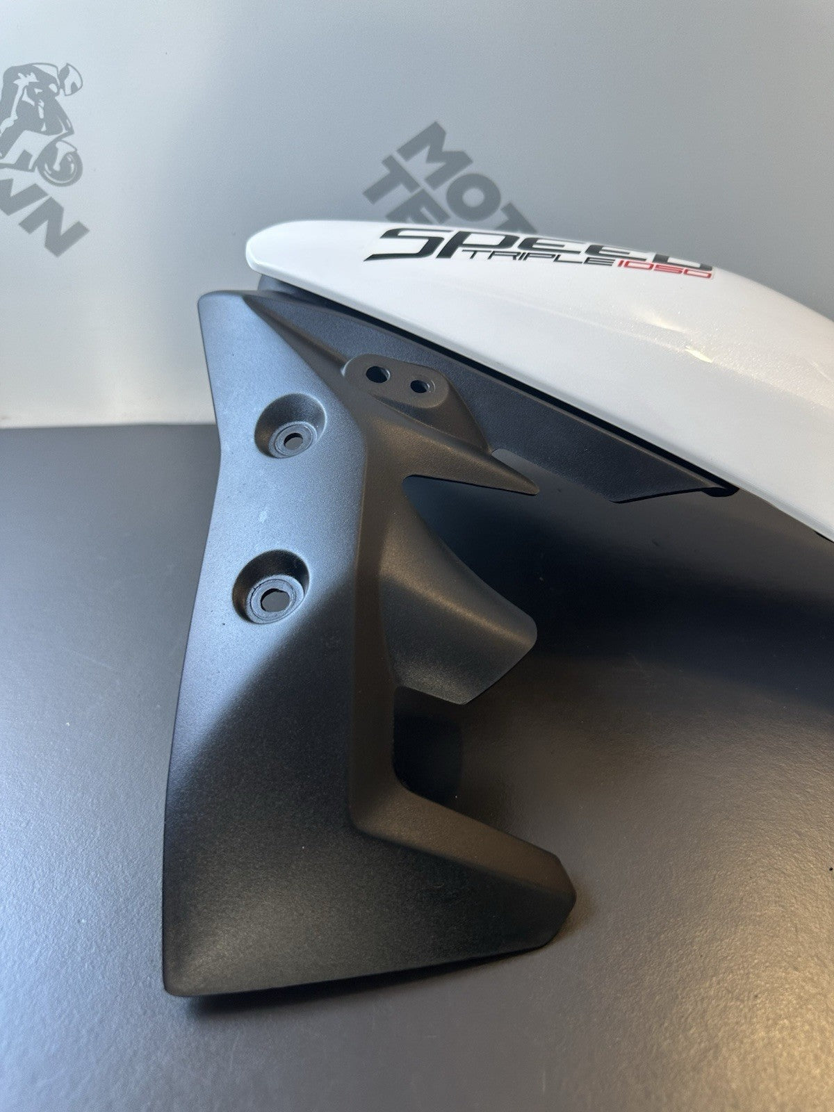 TRIUMPH SPEED TRIPLE 1050 LEFT SIDE LH RADIATOR COVER PANEL 2011-2015 OEM